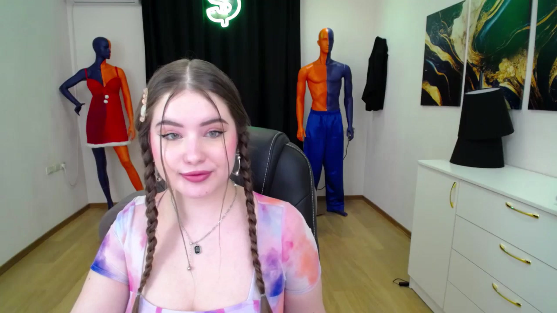 Gallery image thumbnail from AdmireMyEyes's myfreecams stream on, 01/27/2025, 19:09 image 16 of 20