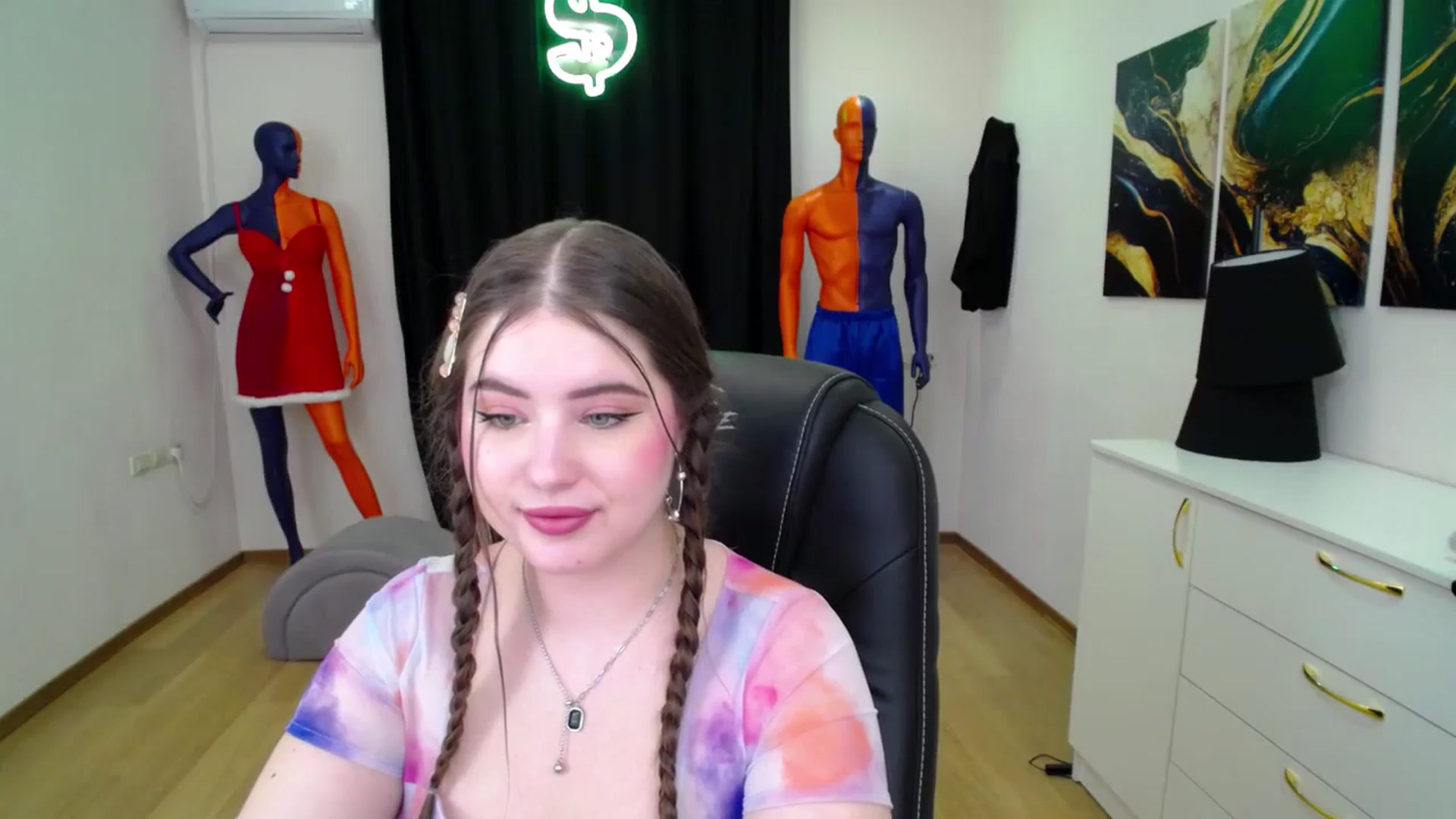 Gallery image thumbnail from AdmireMyEyes's myfreecams stream on, 01/27/2025, 19:43 image 19 of 20