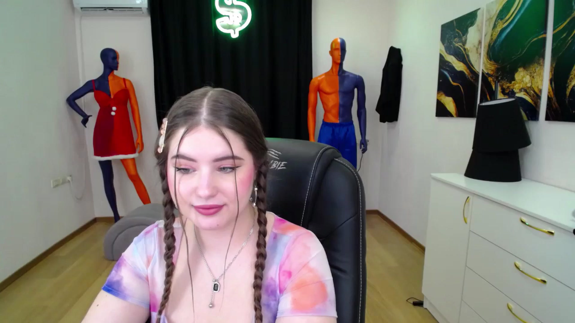 Gallery image thumbnail from AdmireMyEyes's myfreecams stream on, 01/27/2025, 19:43 image 17 of 20