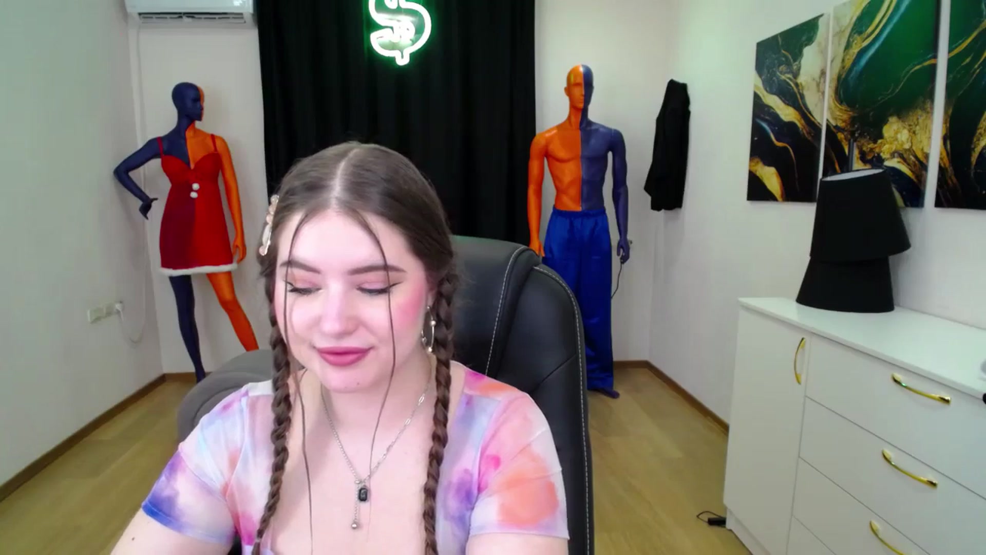 Gallery image thumbnail from AdmireMyEyes's myfreecams stream on, 01/27/2025, 19:43 image 11 of 20