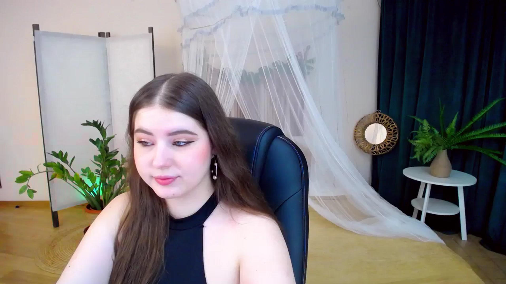 Gallery image thumbnail from AdmireMyEyes's myfreecams stream on, 01/28/2025, 18:52 image 6 of 20