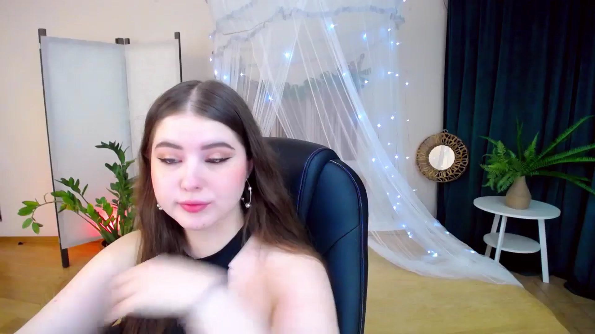 Gallery image thumbnail from AdmireMyEyes's myfreecams stream on, 01/28/2025, 18:52 image 4 of 20