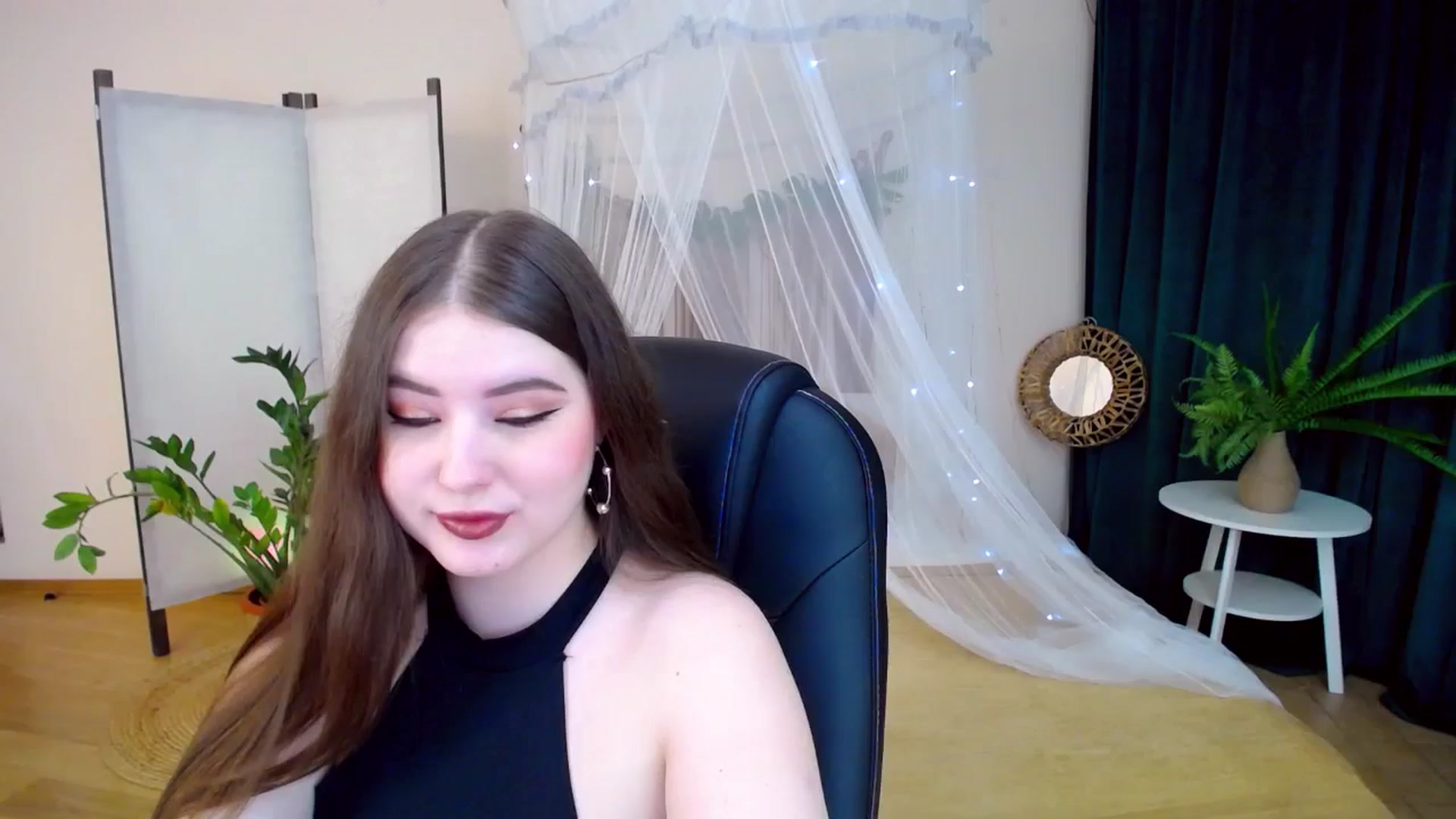 Gallery image thumbnail from AdmireMyEyes's myfreecams stream on, 01/28/2025, 18:52 image 14 of 20