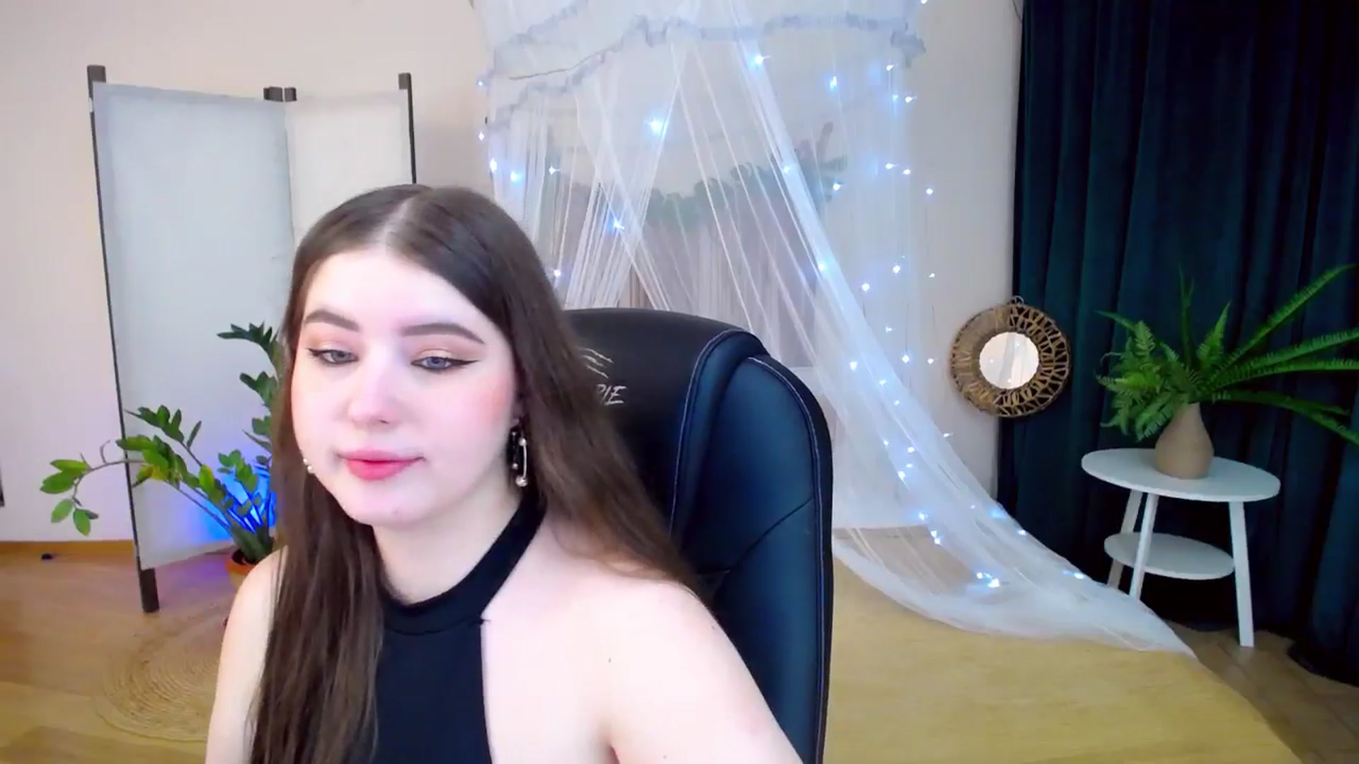 Gallery image thumbnail from AdmireMyEyes's myfreecams stream on, 01/28/2025, 18:52 image 2 of 20