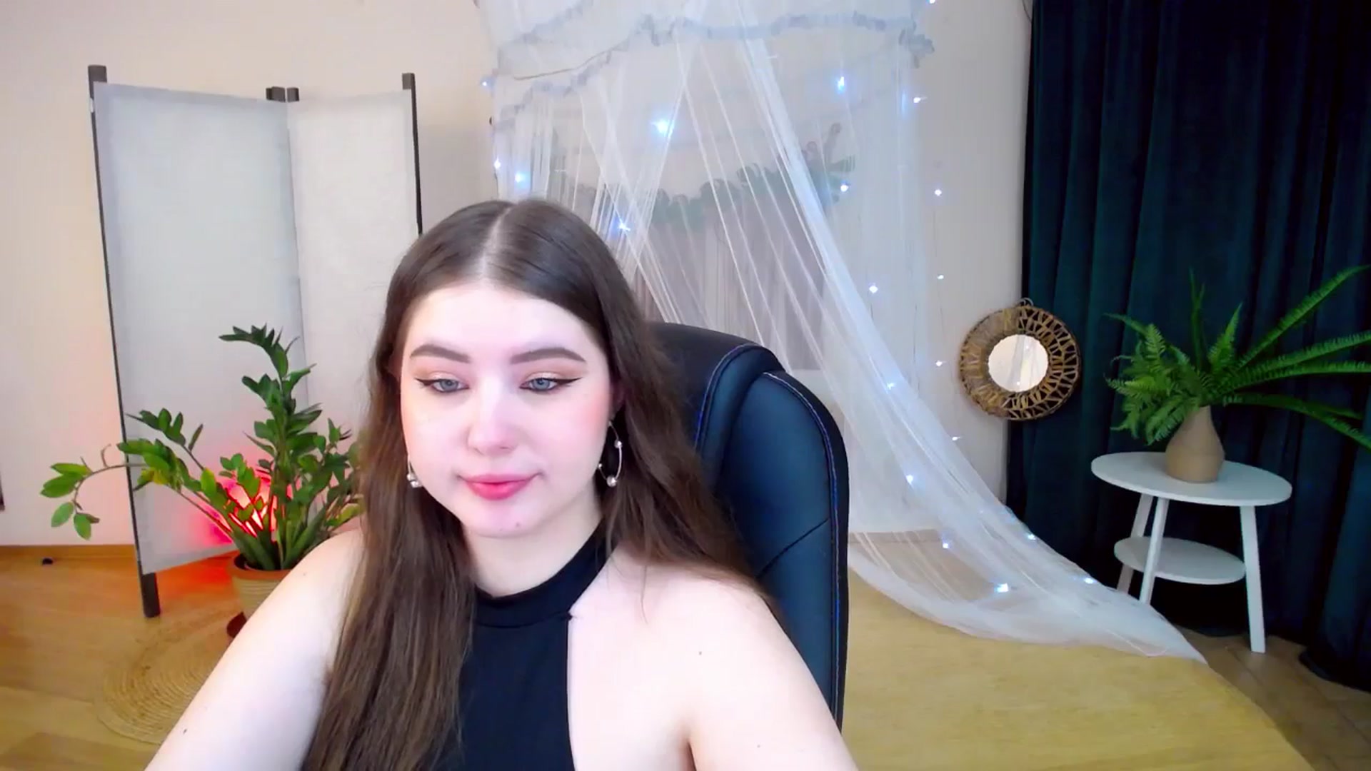 Gallery image thumbnail from AdmireMyEyes's myfreecams stream on, 01/28/2025, 18:52 image 5 of 20