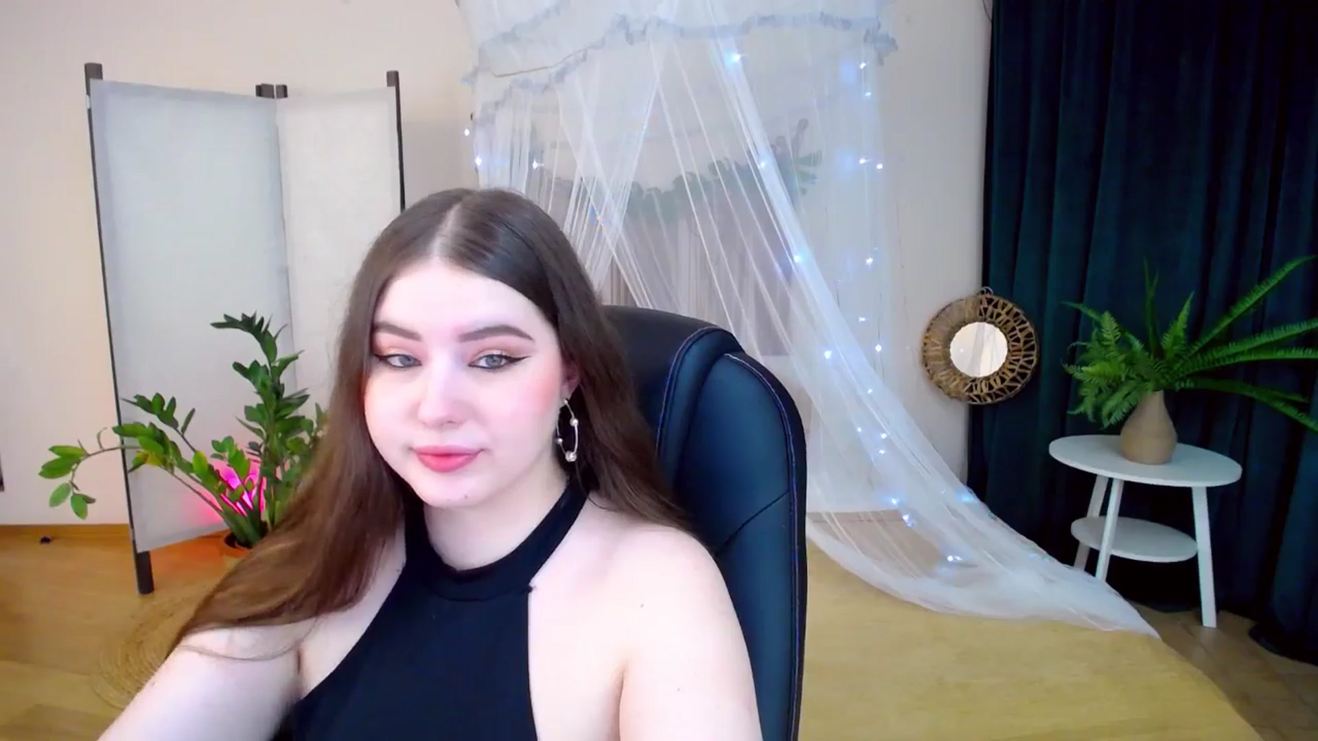 Gallery image thumbnail from AdmireMyEyes's myfreecams stream on, 01/28/2025, 18:52 image 9 of 20
