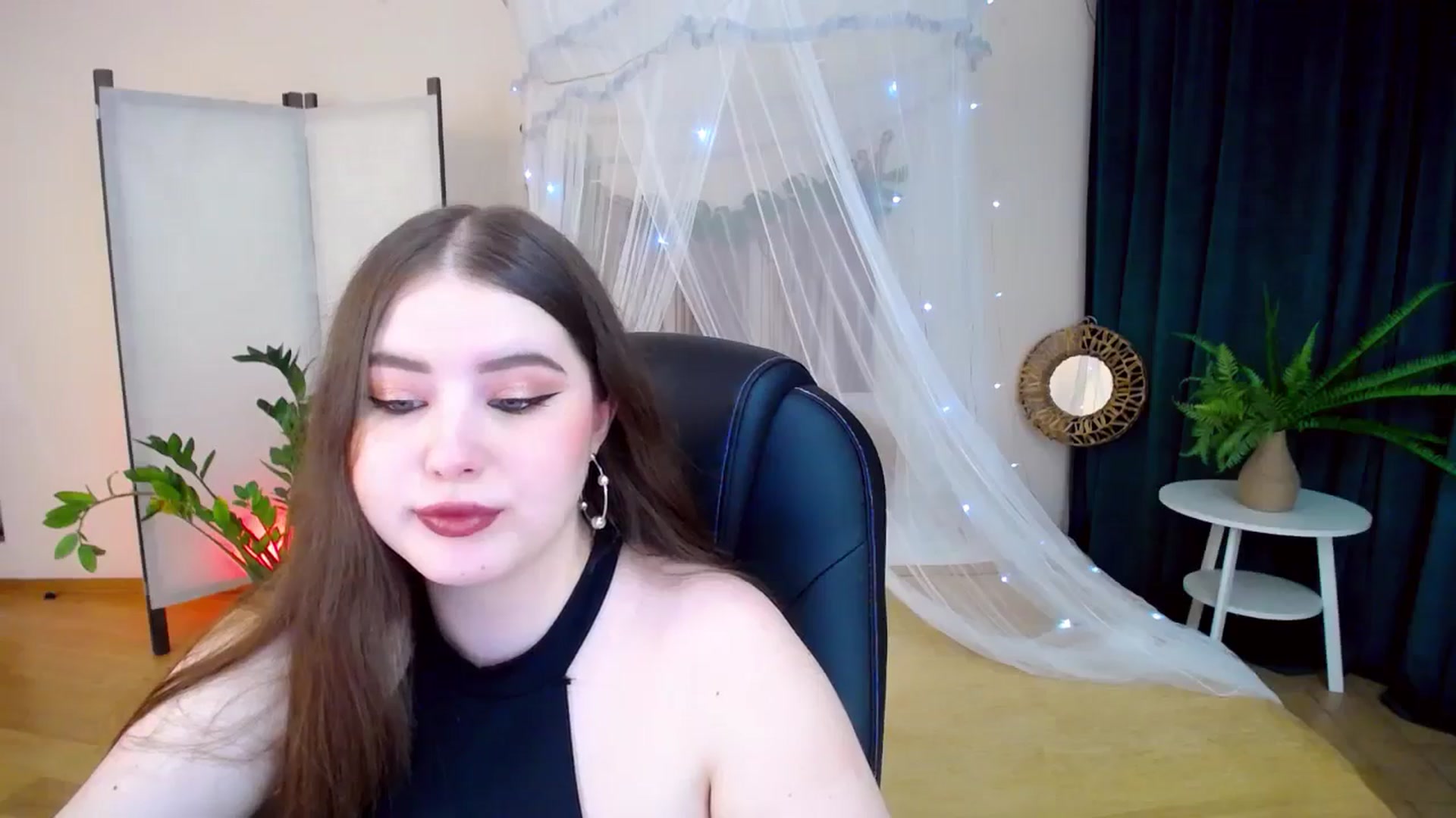 Gallery image thumbnail from AdmireMyEyes's myfreecams stream on, 01/28/2025, 18:52 image 10 of 20