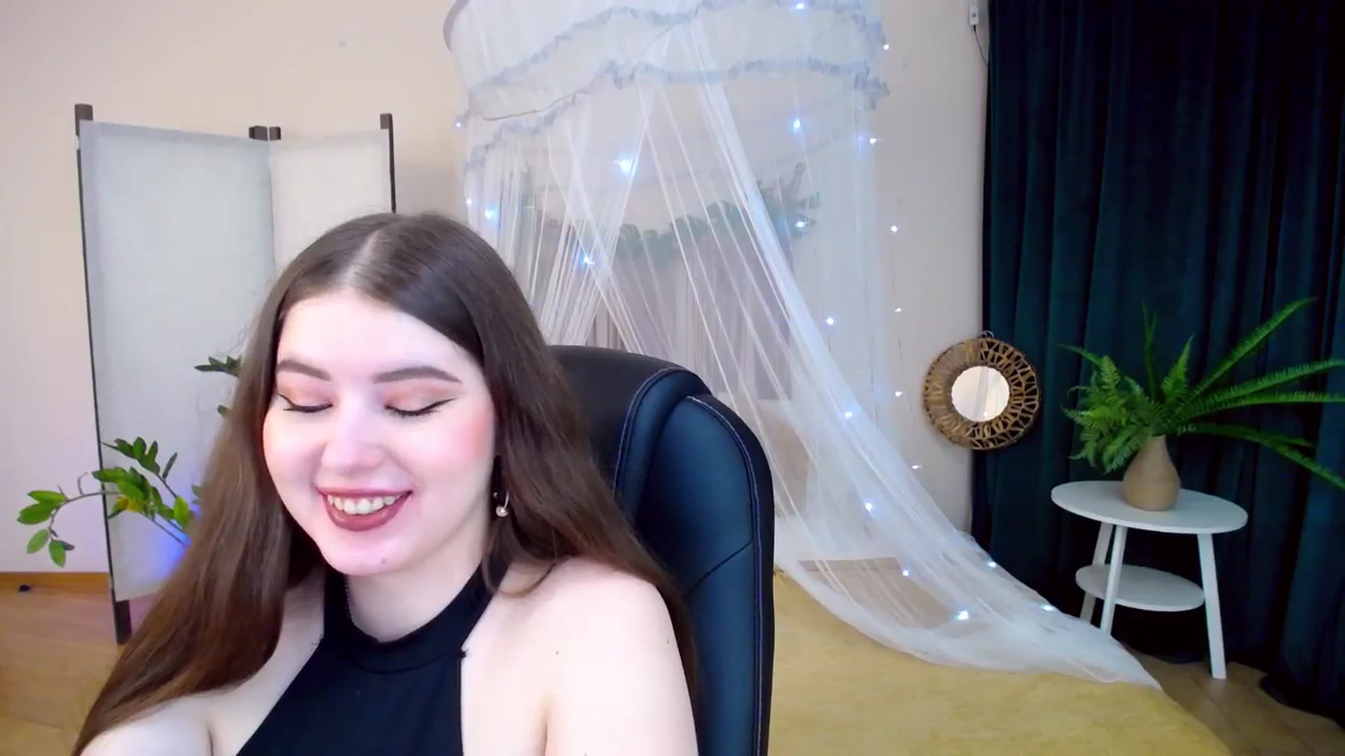 Gallery image thumbnail from AdmireMyEyes's myfreecams stream on, 01/28/2025, 19:46 image 14 of 20