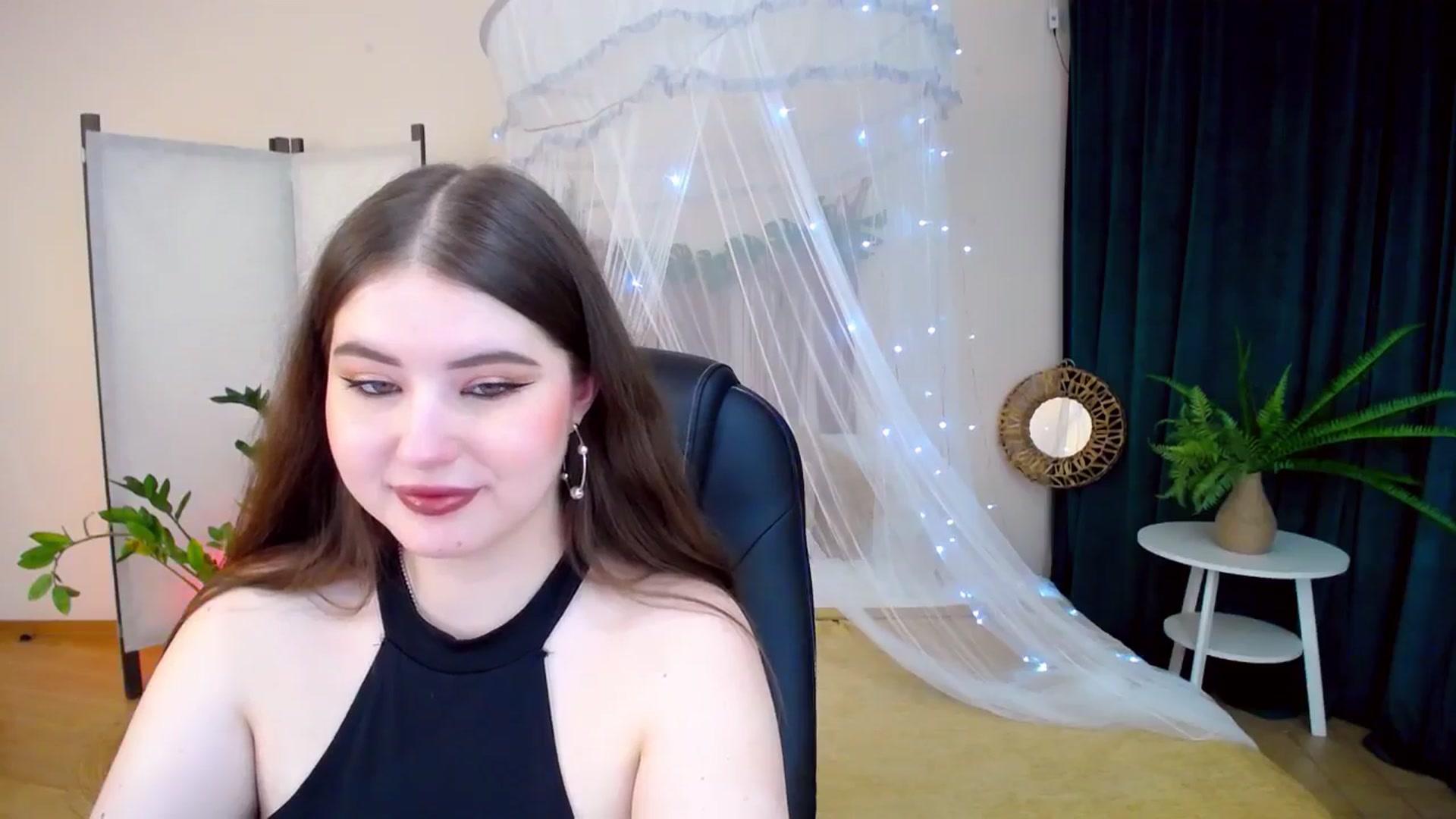 Gallery image thumbnail from AdmireMyEyes's myfreecams stream on, 01/28/2025, 19:46 image 9 of 20