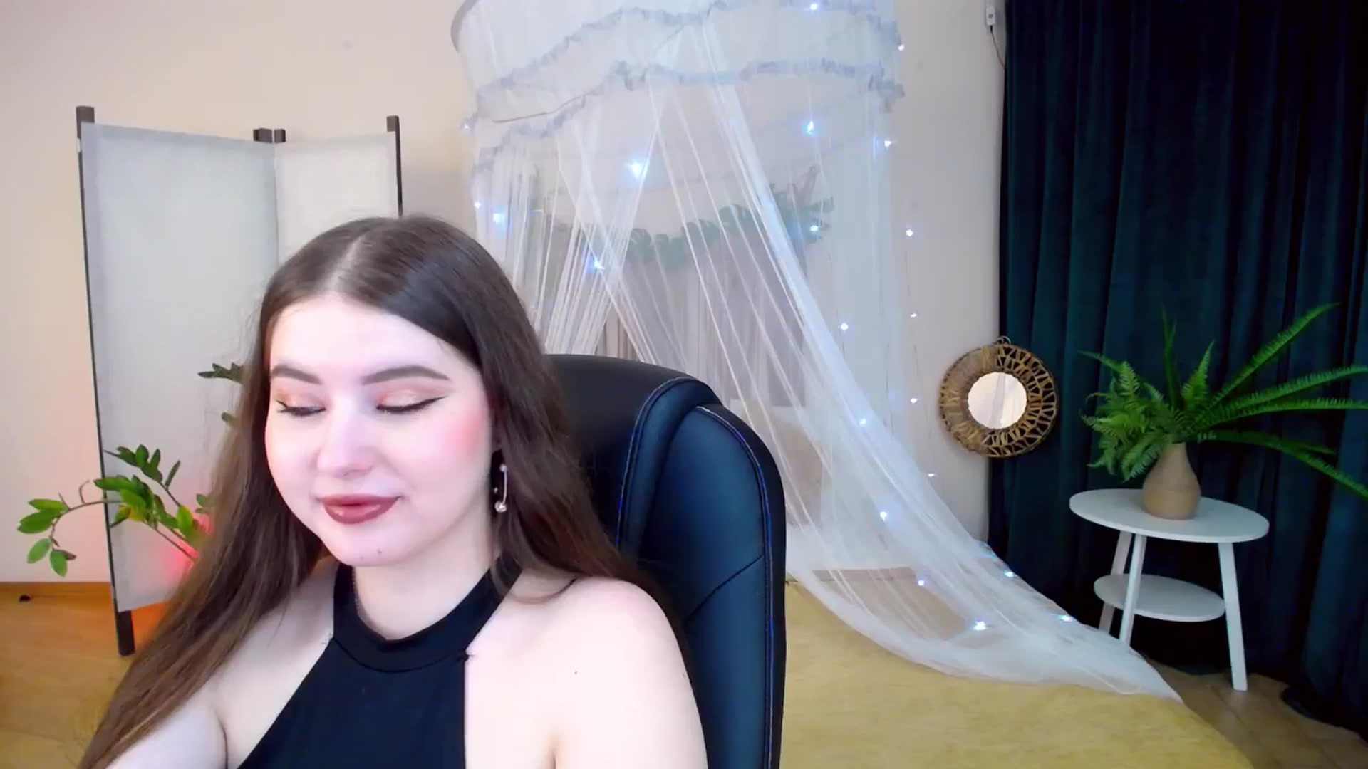 Gallery image thumbnail from AdmireMyEyes's myfreecams stream on, 01/28/2025, 19:46 image 12 of 20