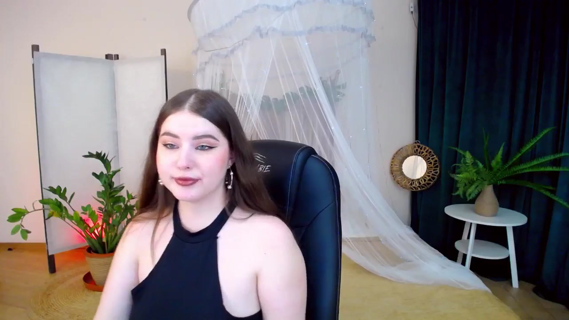Gallery image thumbnail from AdmireMyEyes's myfreecams stream on, 01/28/2025, 19:46 image 11 of 20