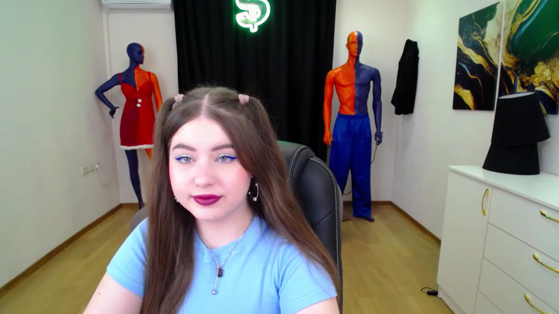 Gallery image thumbnail from AdmireMyEyes's myfreecams stream on, 01/29/2025, 19:29 image 5 of 20