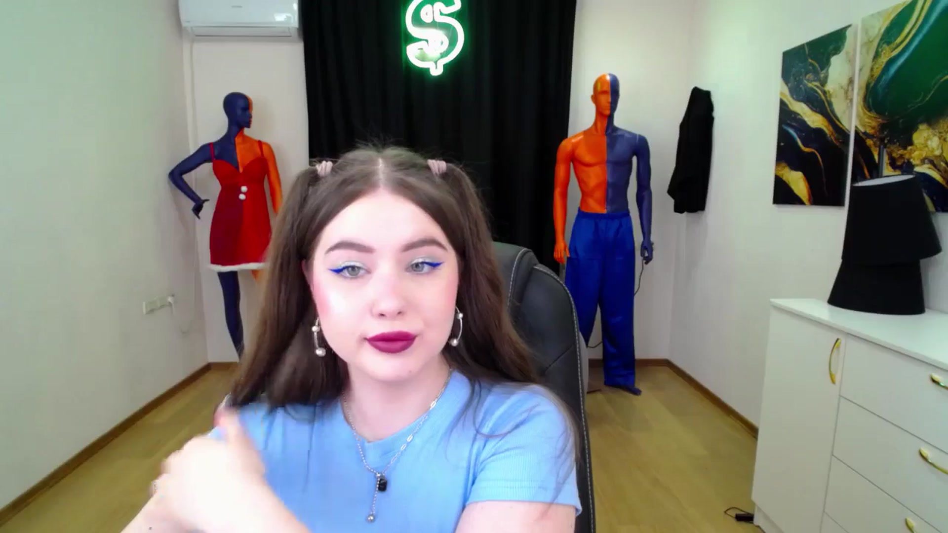 Gallery image thumbnail from AdmireMyEyes's myfreecams stream on, 01/29/2025, 19:29 image 20 of 20