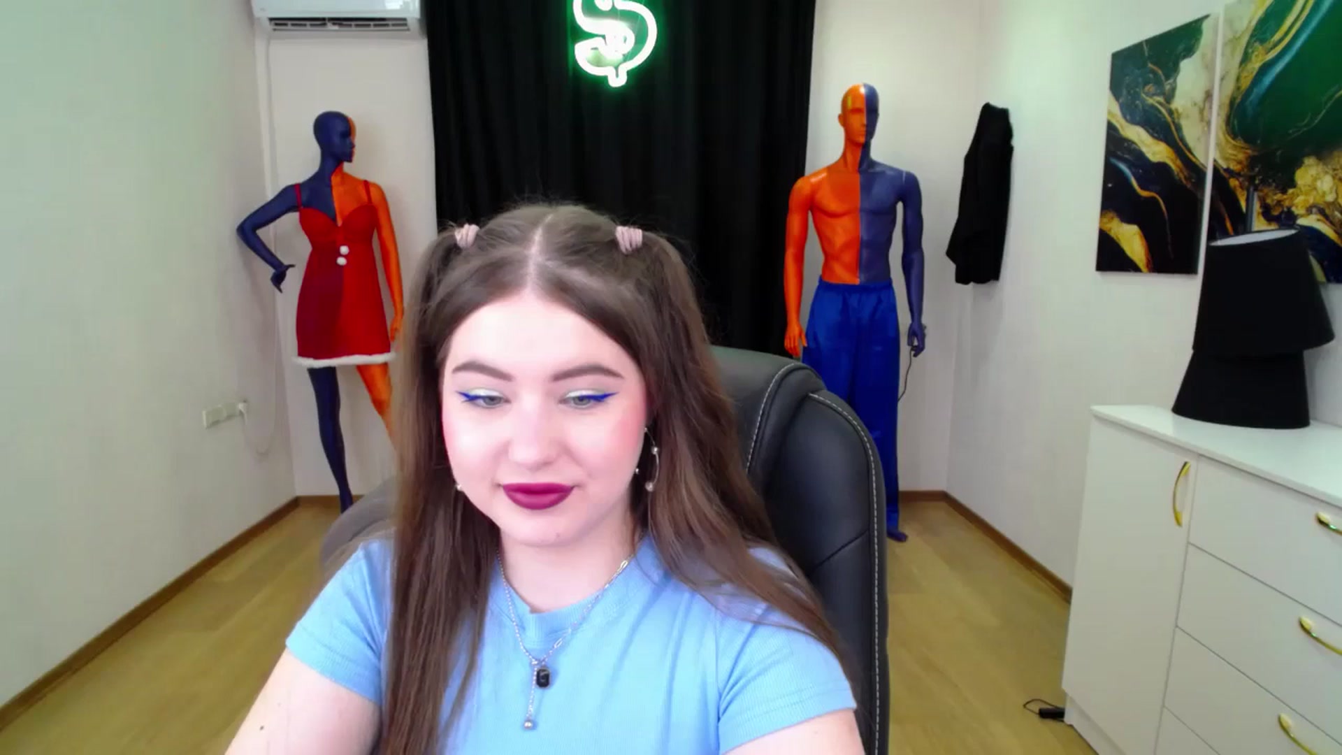 Gallery image thumbnail from AdmireMyEyes's myfreecams stream on, 01/29/2025, 19:29 image 13 of 20