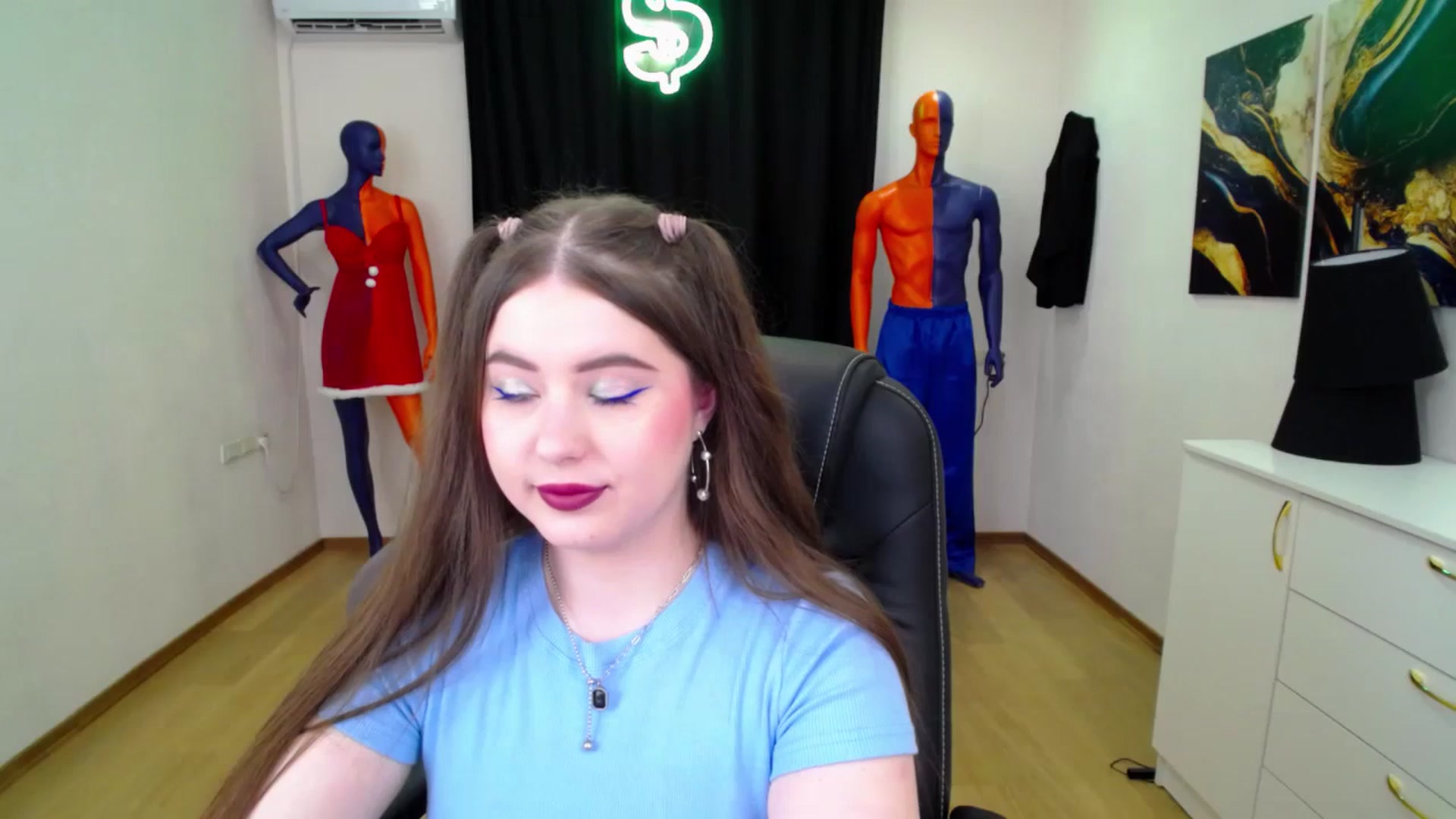 Gallery image thumbnail from AdmireMyEyes's myfreecams stream on, 01/29/2025, 19:29 image 12 of 20