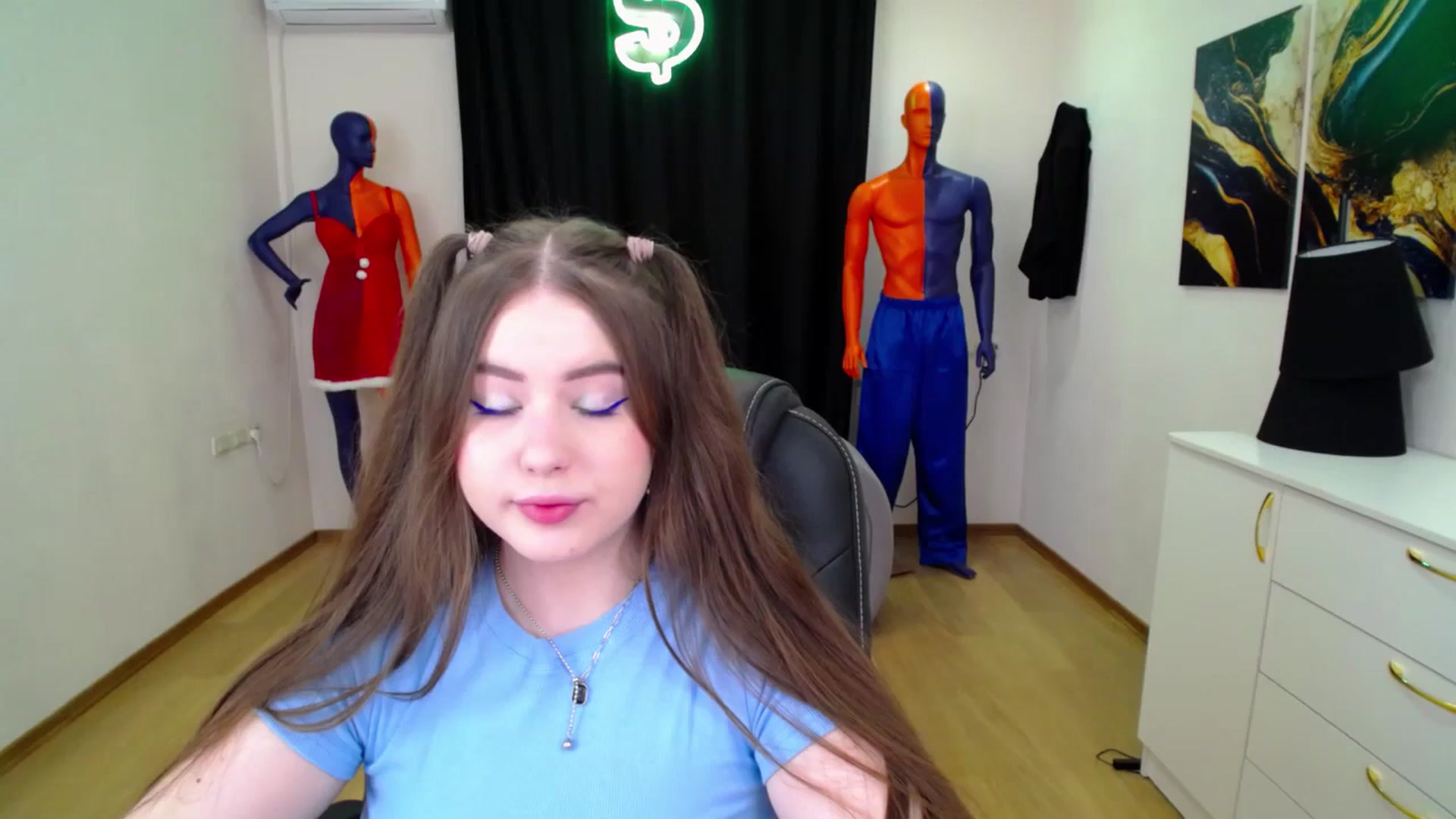 Gallery image thumbnail from AdmireMyEyes's myfreecams stream on, 01/29/2025, 19:29 image 1 of 20