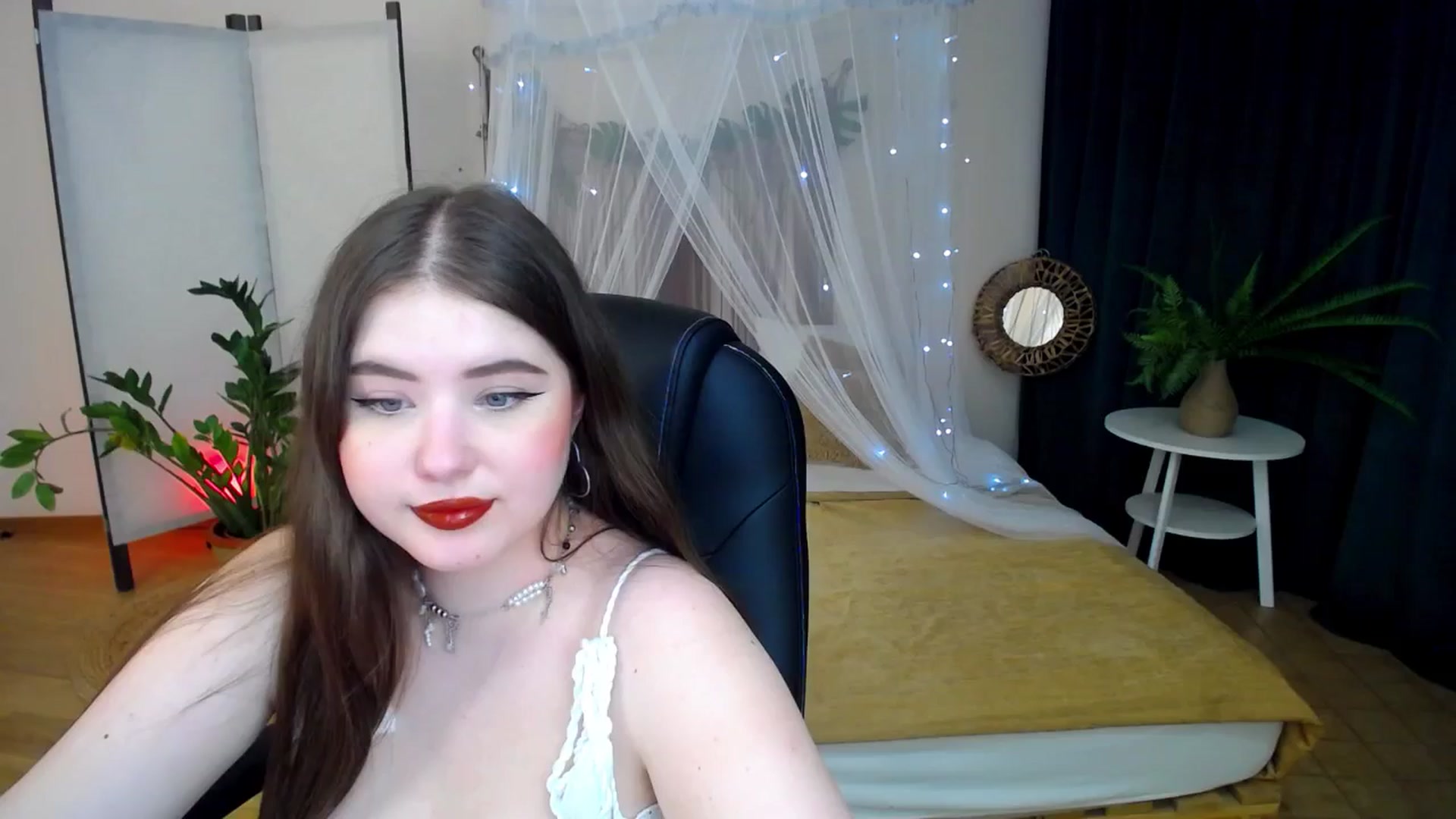 Gallery image thumbnail from AdmireMyEyes's myfreecams stream on, 02/04/2025, 07:46 image 12 of 20