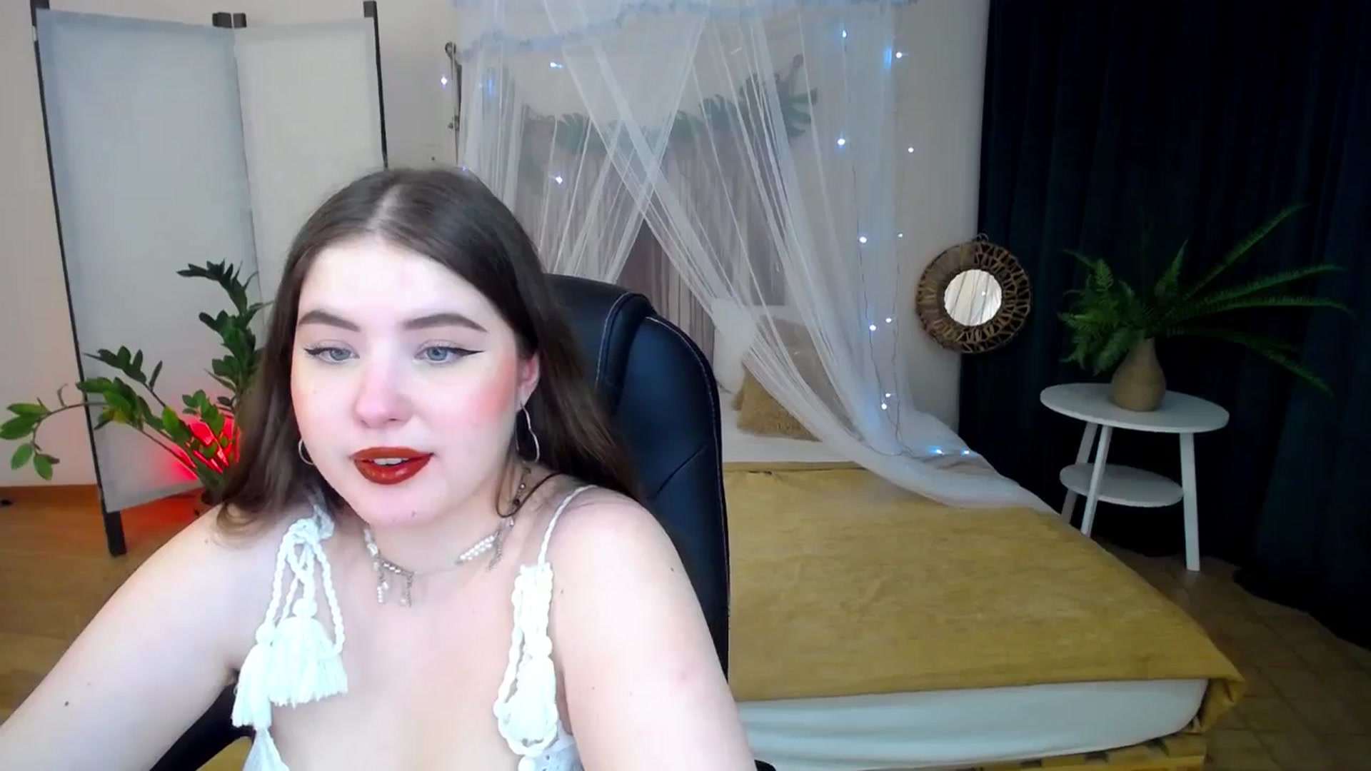 Gallery image thumbnail from AdmireMyEyes's myfreecams stream on, 02/04/2025, 07:46 image 5 of 20