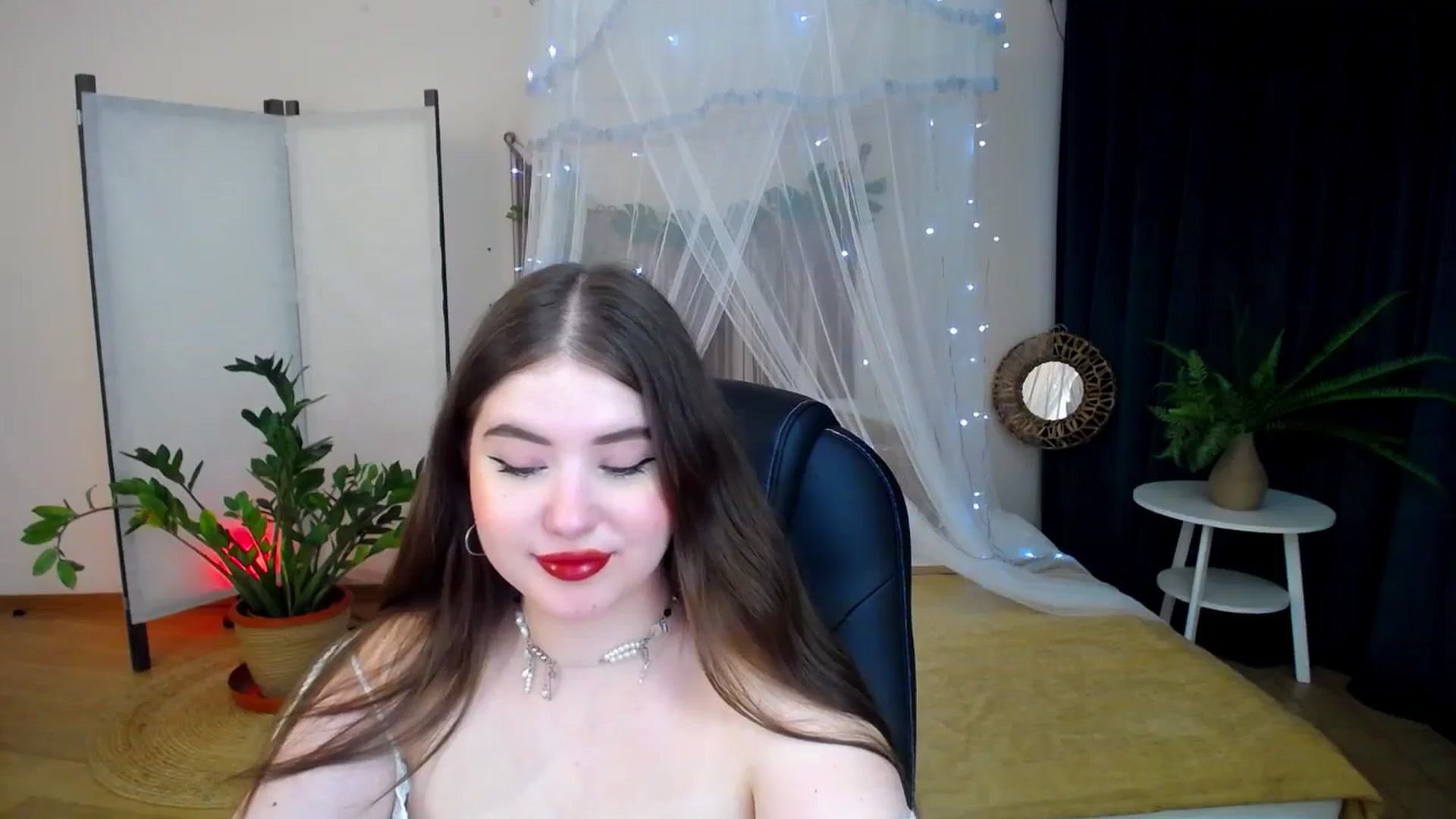 Gallery image thumbnail from AdmireMyEyes's myfreecams stream on, 02/04/2025, 09:43 image 14 of 20