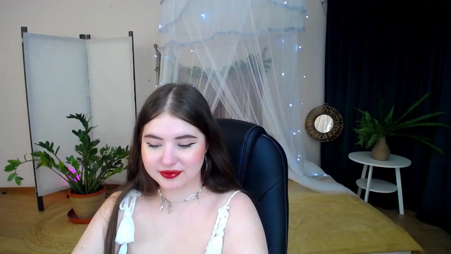 Gallery image thumbnail from AdmireMyEyes's myfreecams stream on, 02/04/2025, 09:43 image 18 of 20