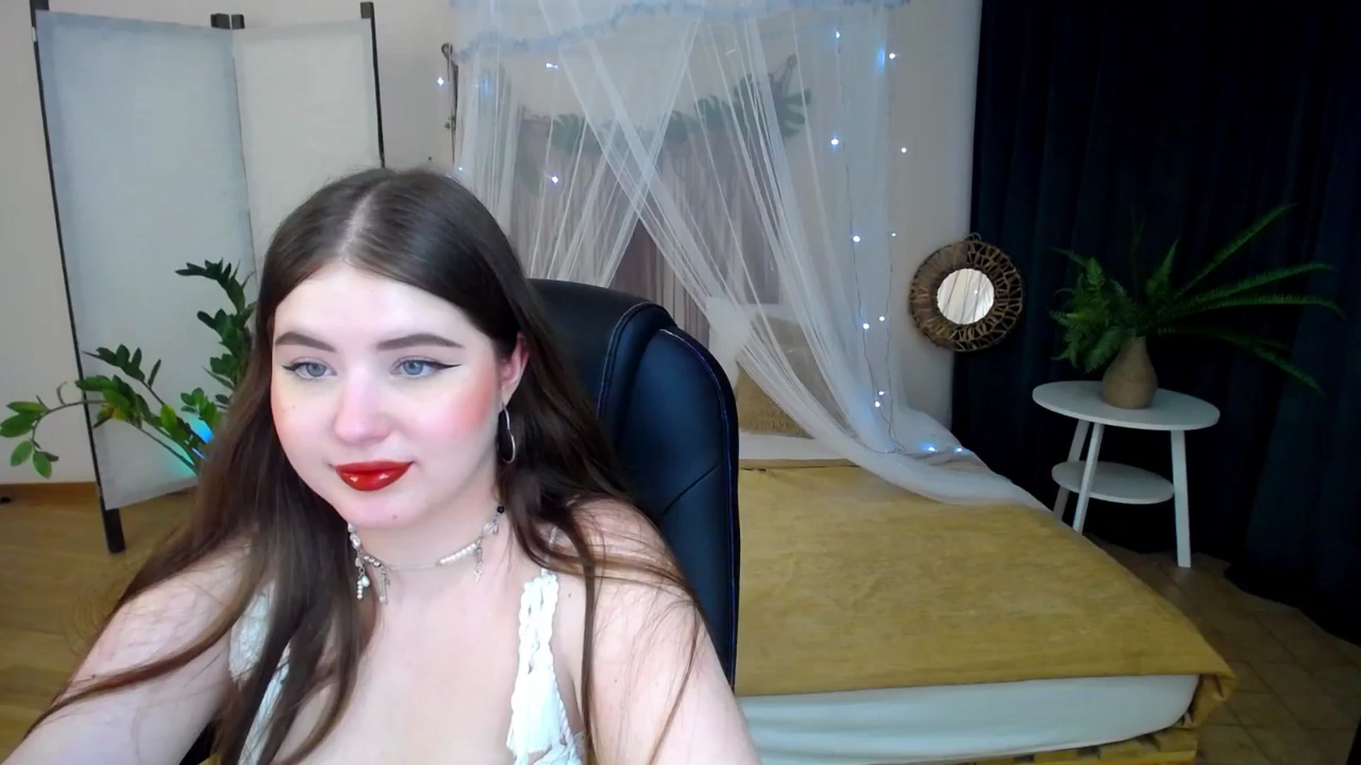 Gallery image thumbnail from AdmireMyEyes's myfreecams stream on, 02/04/2025, 09:43 image 3 of 20