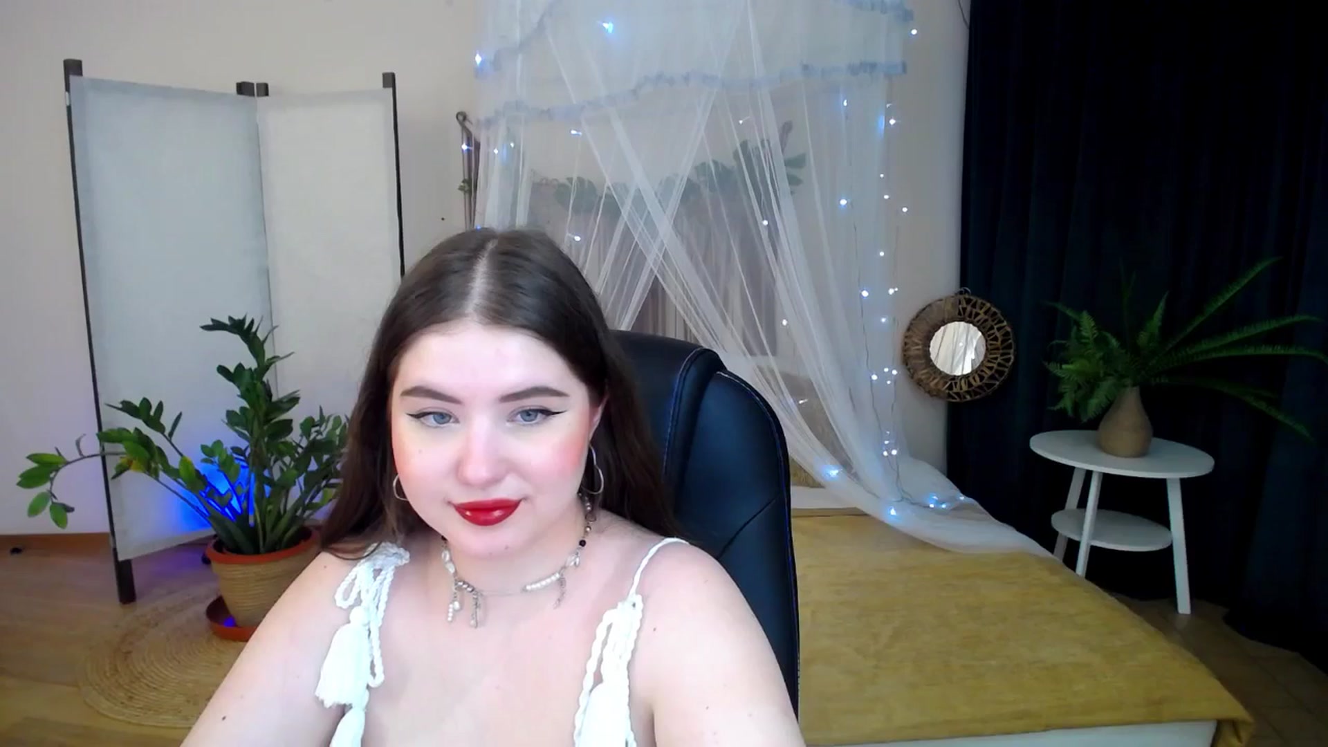 Gallery image thumbnail from AdmireMyEyes's myfreecams stream on, 02/04/2025, 09:43 image 10 of 20