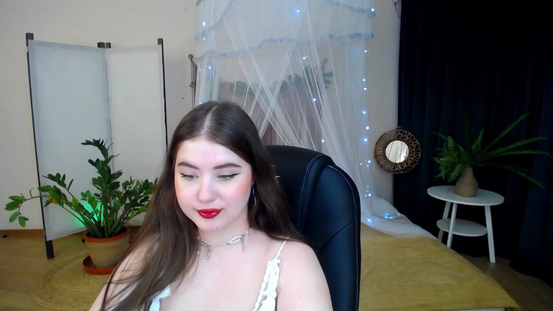 Gallery image thumbnail from AdmireMyEyes's myfreecams stream on, 02/04/2025, 09:43 image 19 of 20