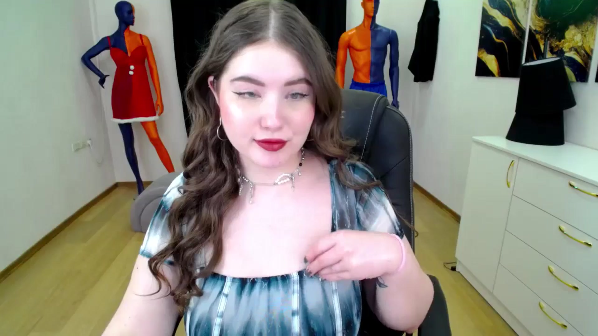 Gallery image thumbnail from AdmireMyEyes's myfreecams stream on, 02/05/2025, 09:12 image 3 of 20