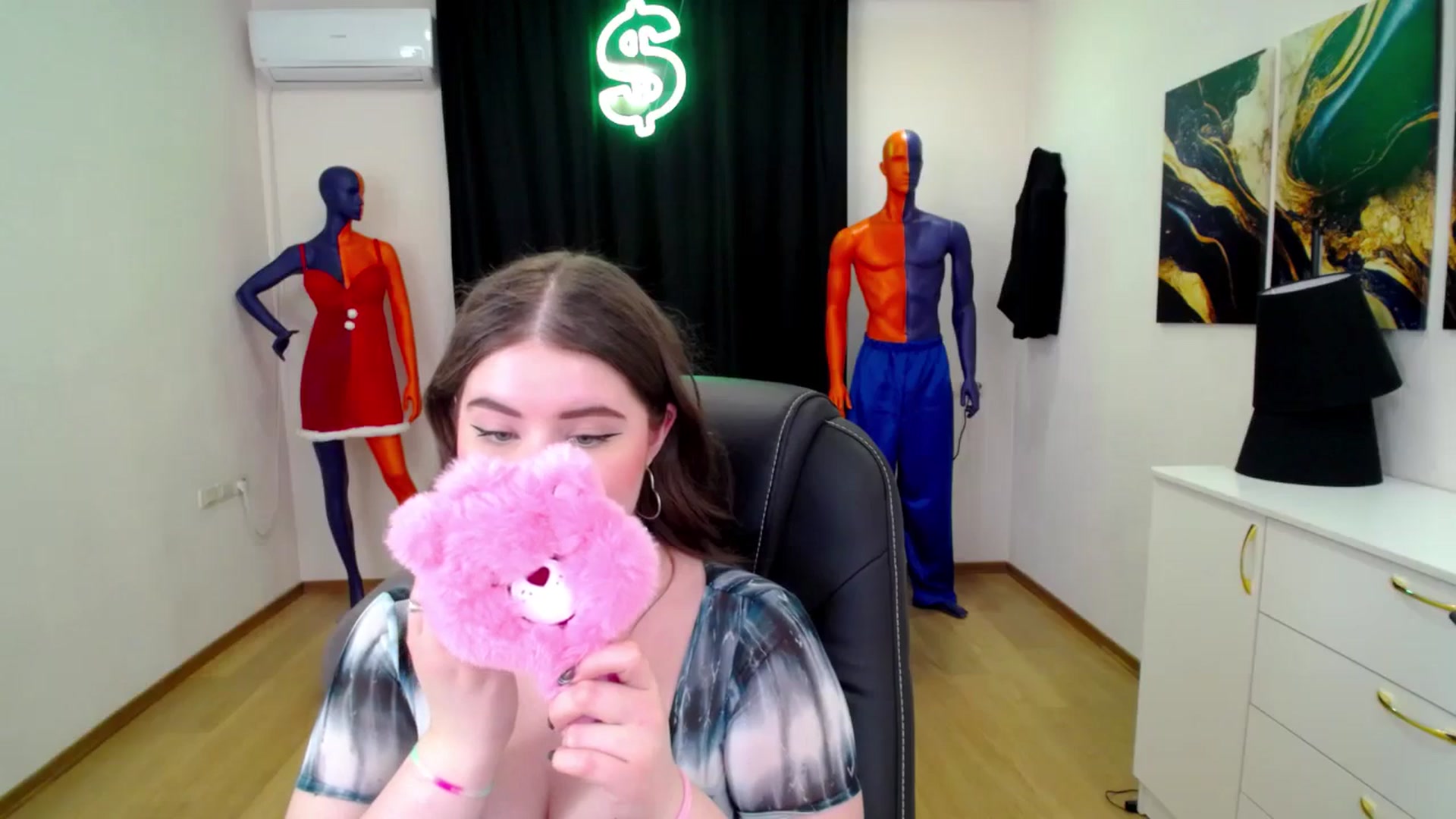 Gallery image thumbnail from AdmireMyEyes's myfreecams stream on, 02/05/2025, 09:48 image 5 of 20