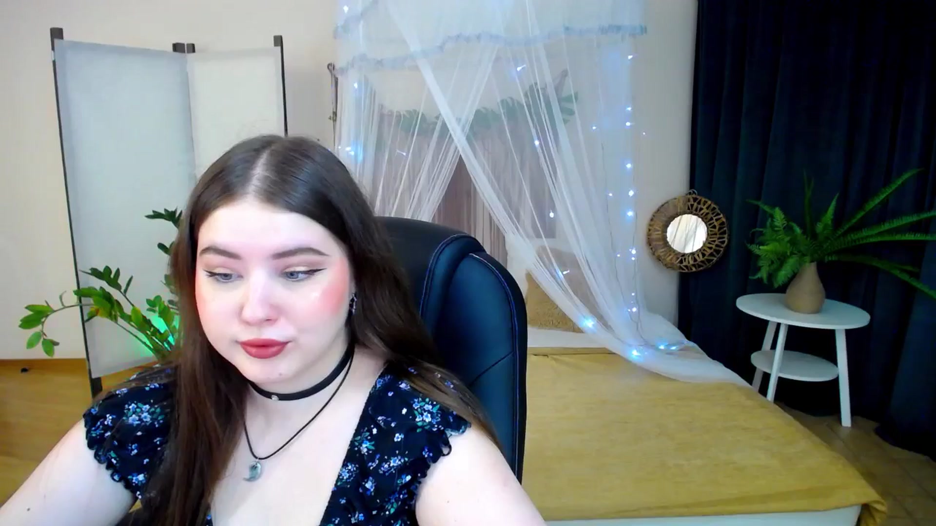Gallery image thumbnail from AdmireMyEyes's myfreecams stream on, 02/06/2025, 18:41 image 14 of 20