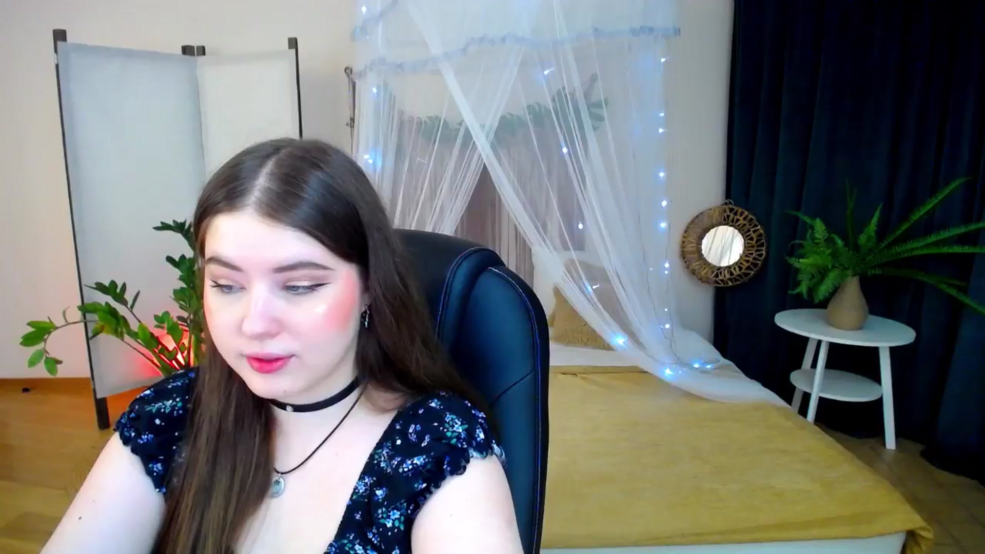 Gallery image thumbnail from AdmireMyEyes's myfreecams stream on, 02/06/2025, 18:41 image 2 of 20
