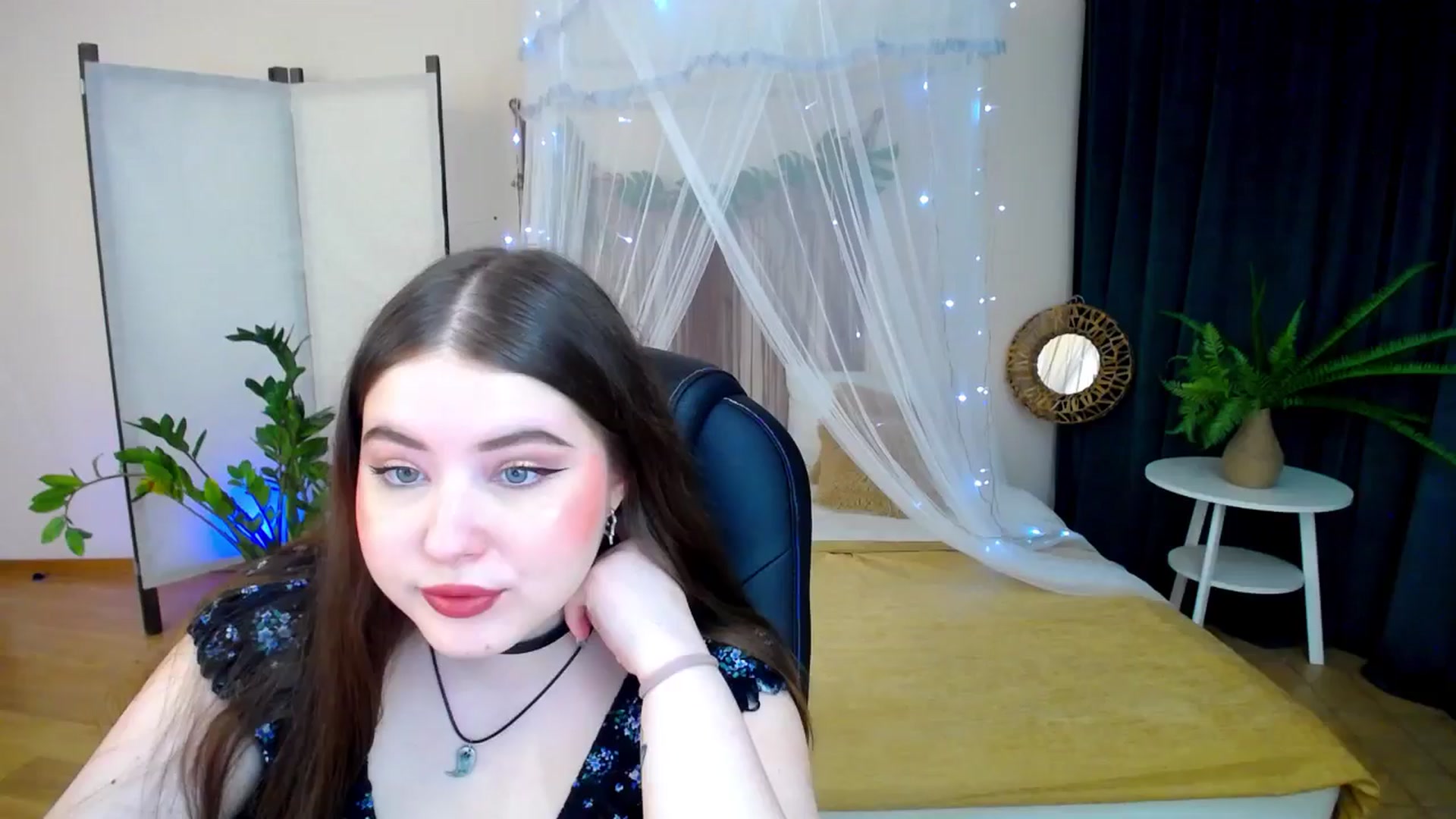 Gallery image thumbnail from AdmireMyEyes's myfreecams stream on, 02/06/2025, 18:41 image 11 of 20