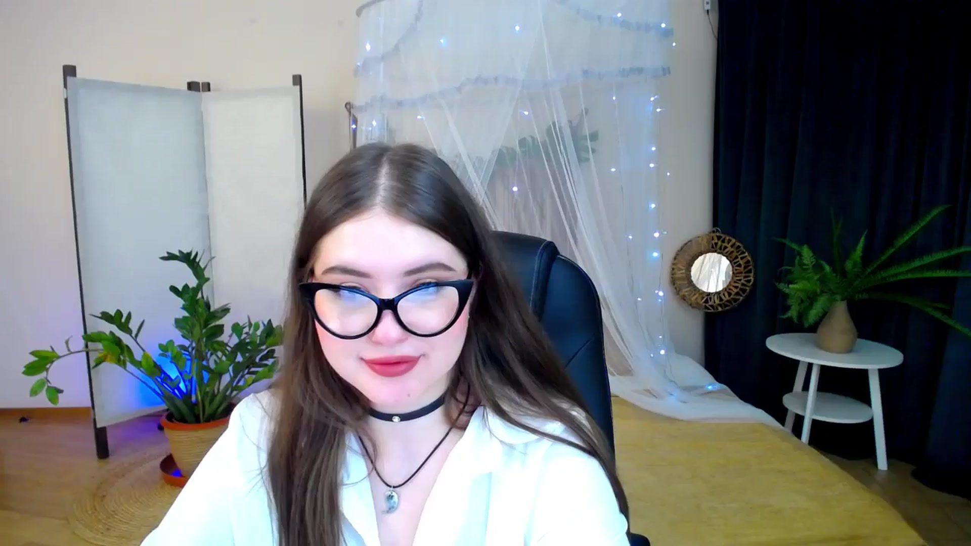 Gallery image thumbnail from AdmireMyEyes's myfreecams stream on, 02/07/2025, 01:17 image 11 of 20