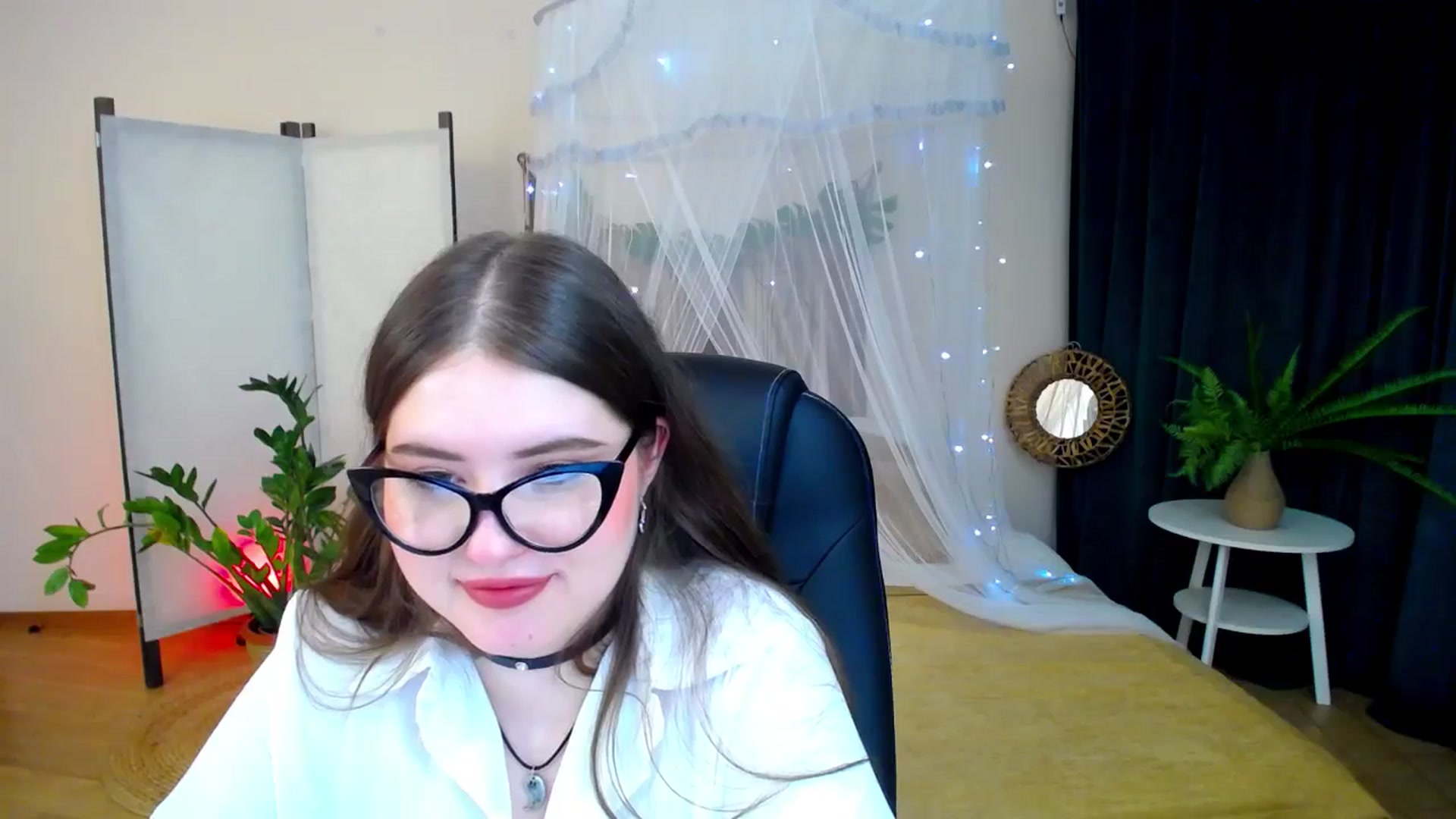 Gallery image thumbnail from AdmireMyEyes's myfreecams stream on, 02/07/2025, 01:17 image 18 of 20