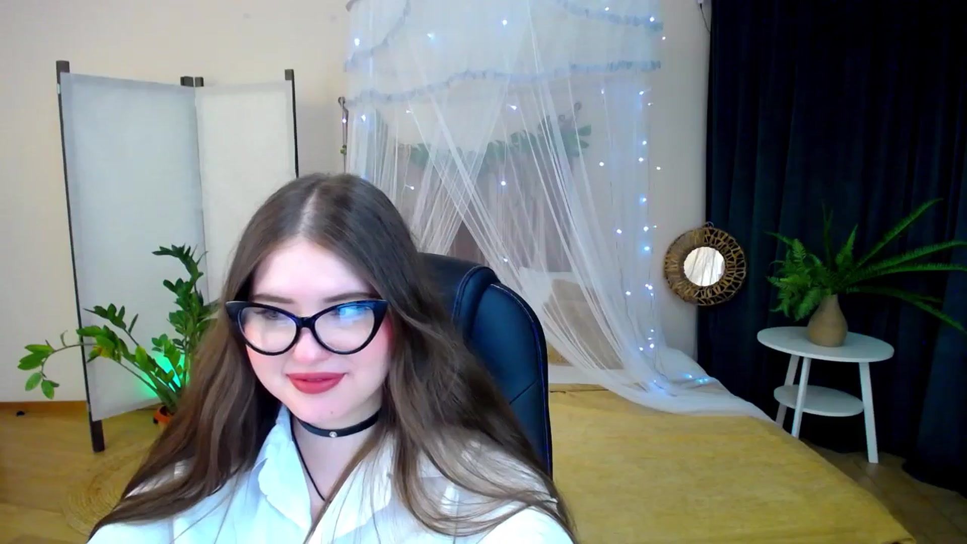 Gallery image thumbnail from AdmireMyEyes's myfreecams stream on, 02/07/2025, 01:17 image 3 of 20