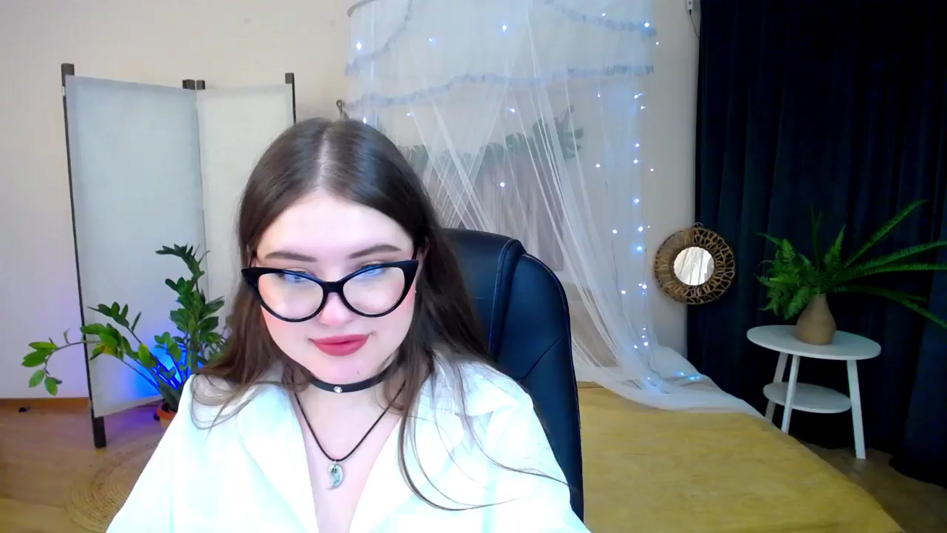 Gallery image thumbnail from AdmireMyEyes's myfreecams stream on, 02/07/2025, 01:17 image 19 of 20
