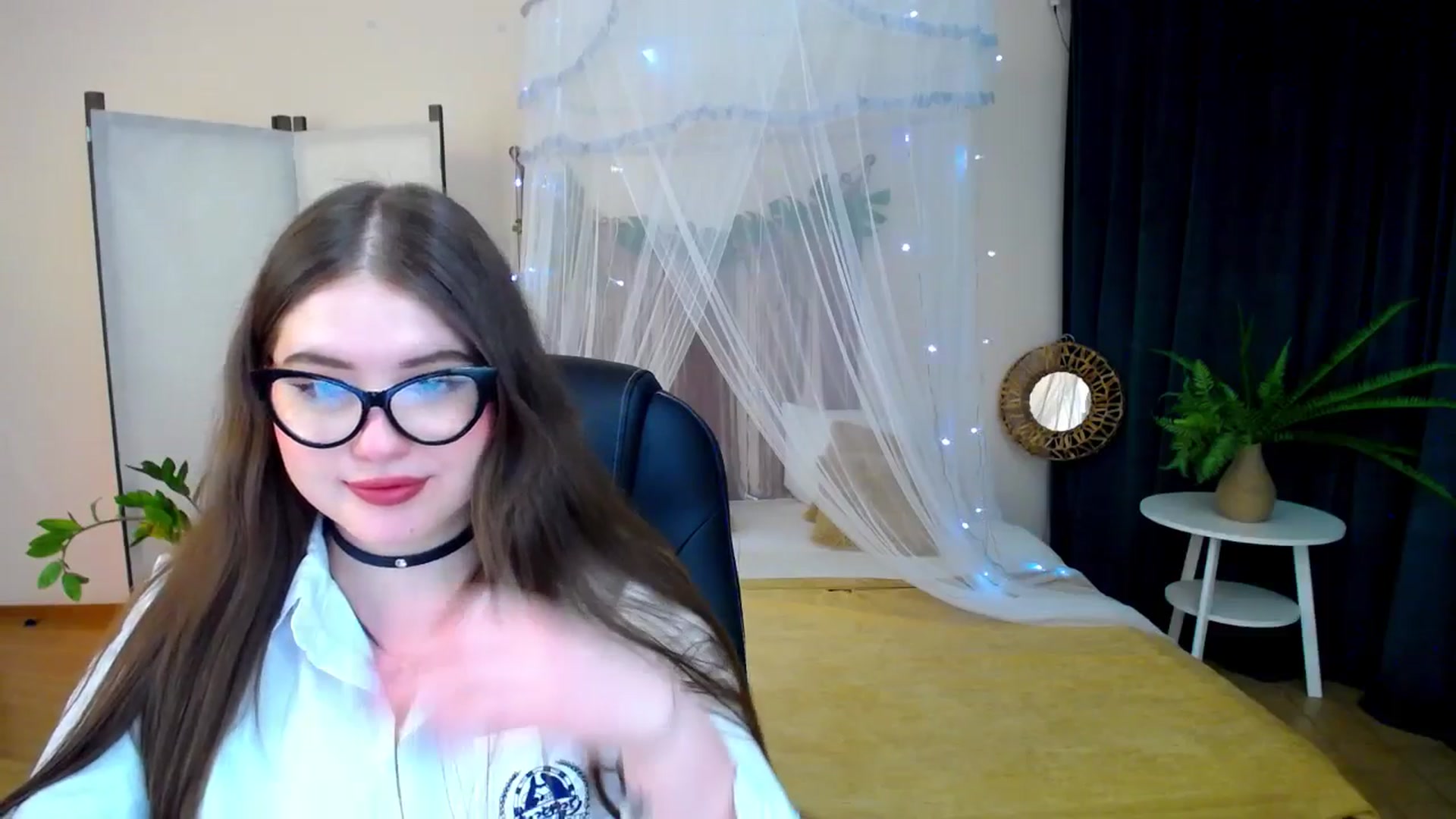Gallery image thumbnail from AdmireMyEyes's myfreecams stream on, 02/07/2025, 01:17 image 4 of 20
