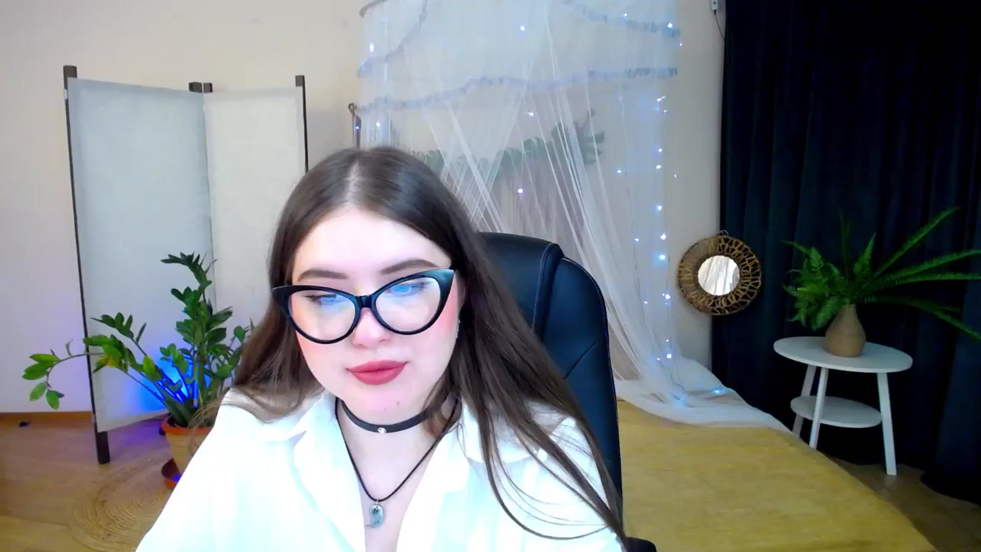 Gallery image thumbnail from AdmireMyEyes's myfreecams stream on, 02/07/2025, 01:17 image 14 of 20