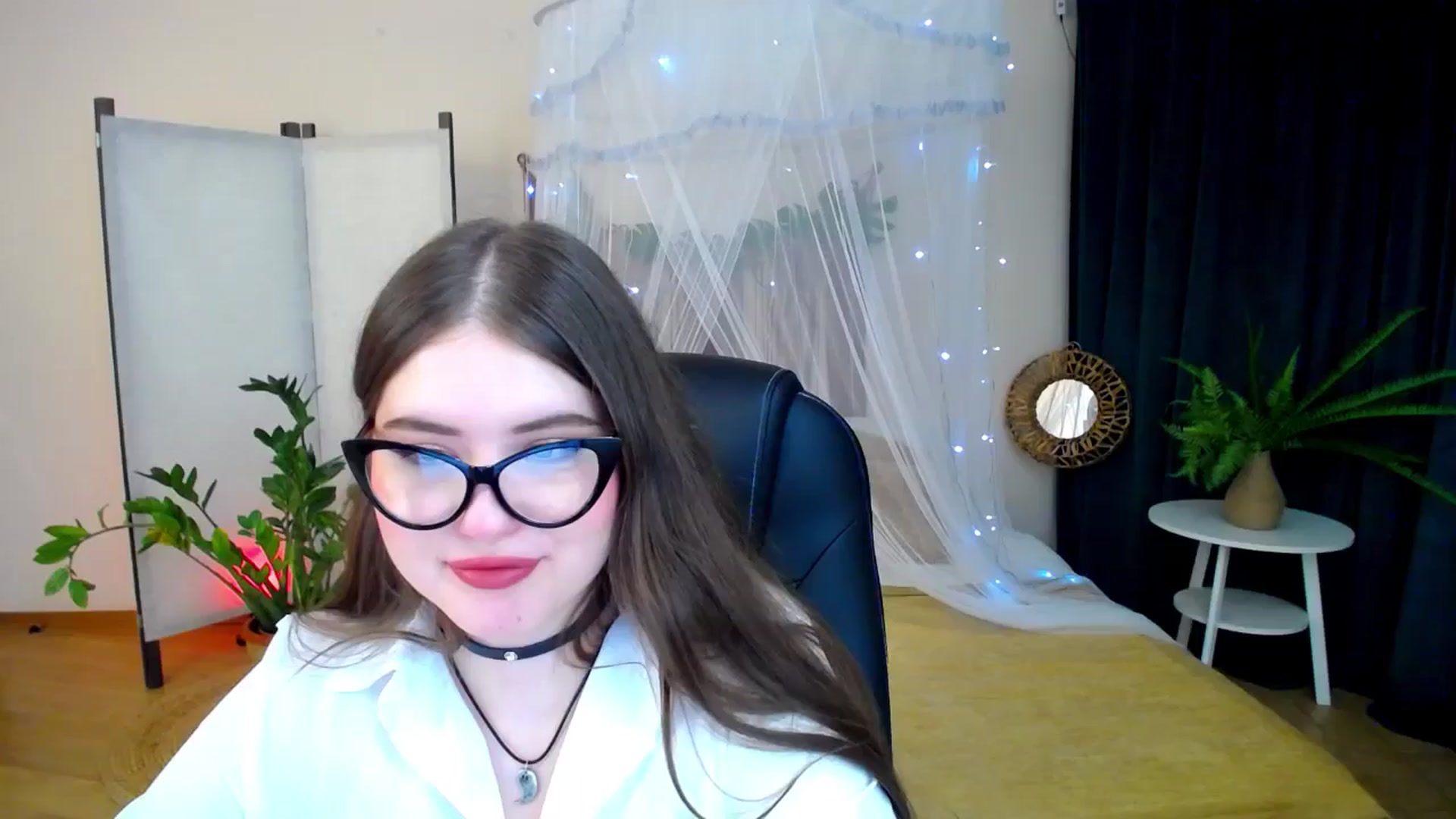 Gallery image thumbnail from AdmireMyEyes's myfreecams stream on, 02/07/2025, 01:17 image 15 of 20
