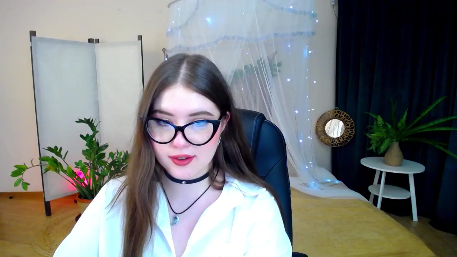 Gallery image thumbnail from AdmireMyEyes's myfreecams stream on, 02/07/2025, 01:17 image 10 of 20