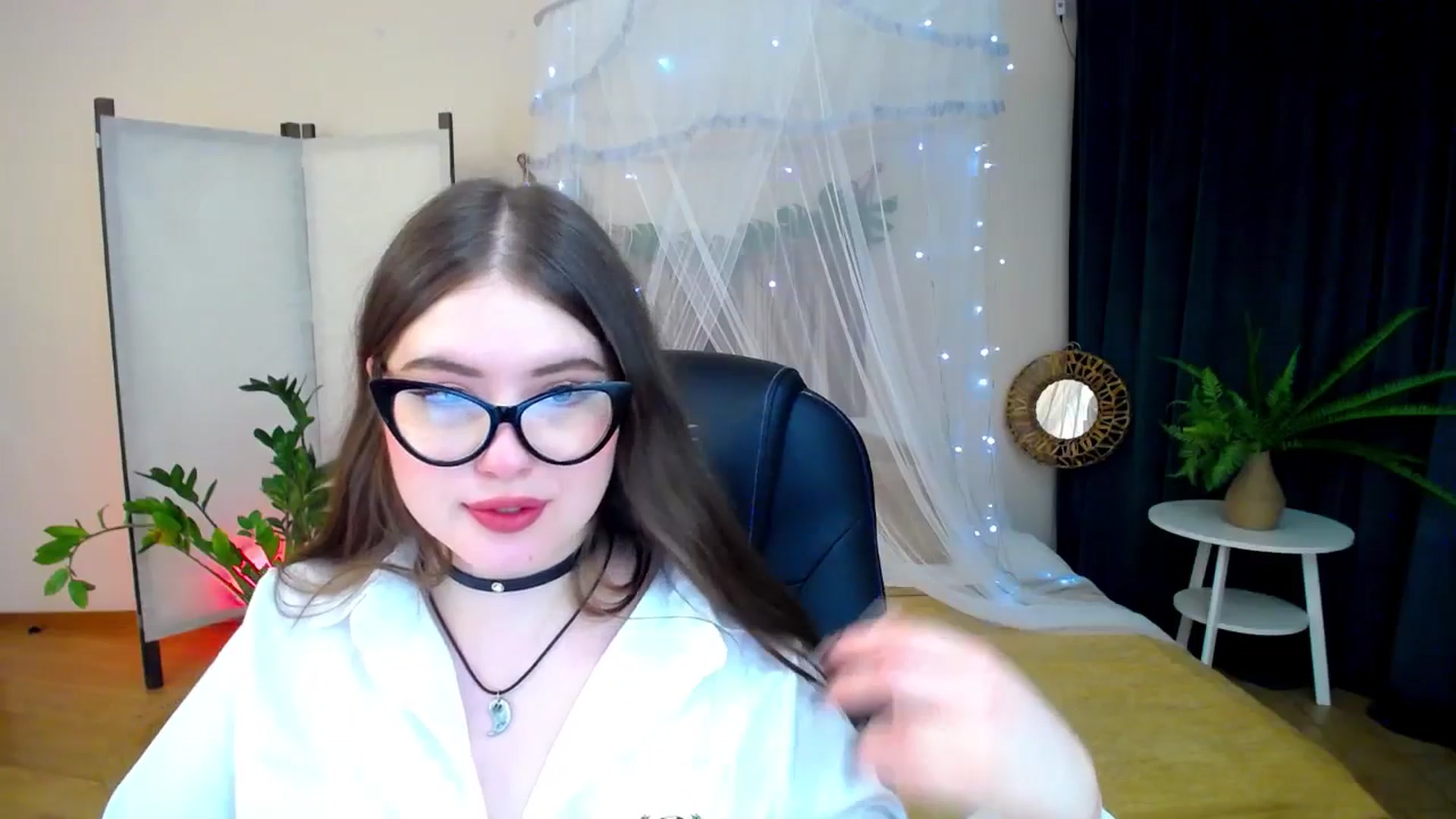 Gallery image thumbnail from AdmireMyEyes's myfreecams stream on, 02/07/2025, 01:17 image 16 of 20