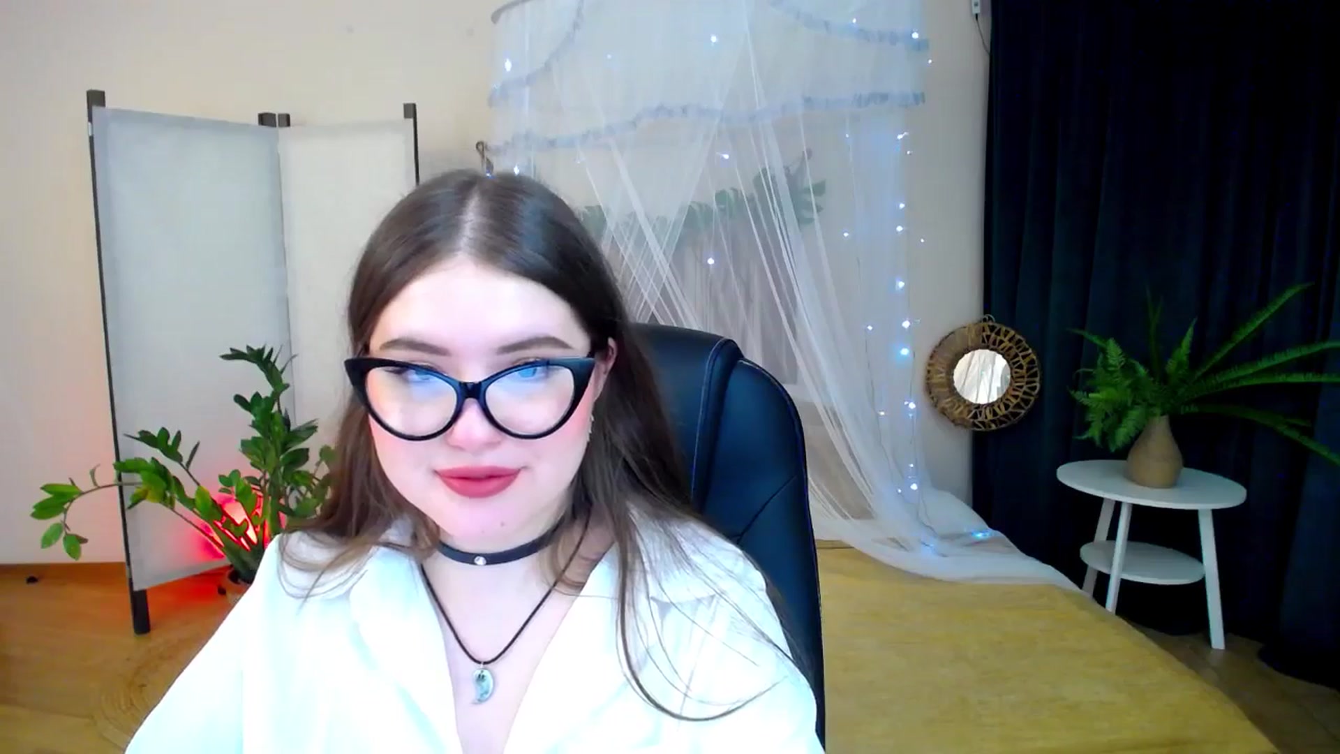 Gallery image thumbnail from AdmireMyEyes's myfreecams stream on, 02/07/2025, 01:17 image 17 of 20
