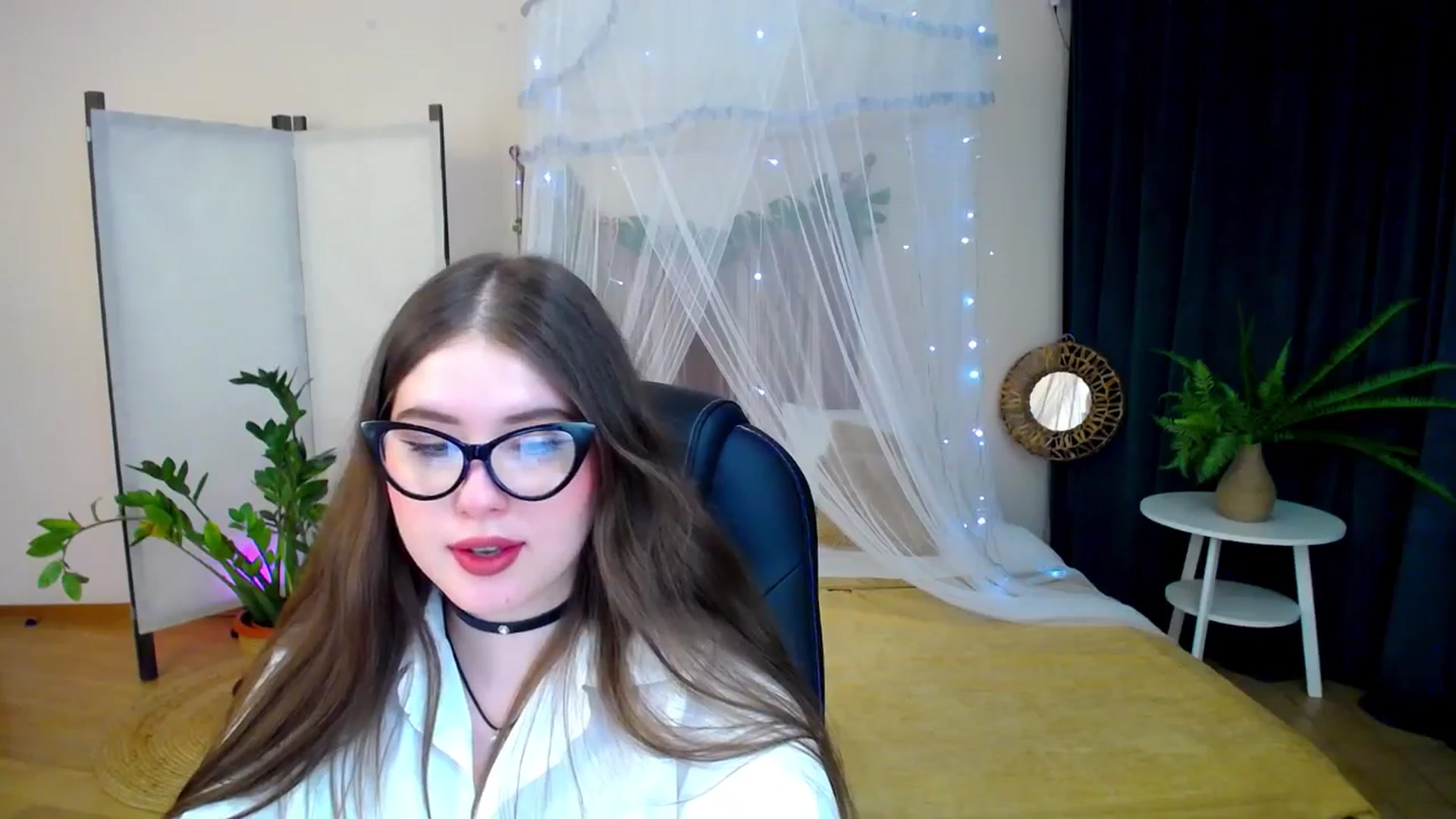Gallery image thumbnail from AdmireMyEyes's myfreecams stream on, 02/07/2025, 01:17 image 2 of 20