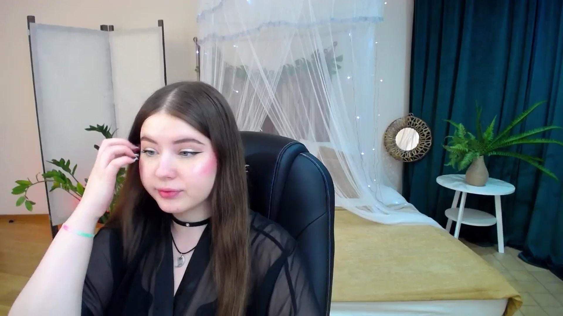 Gallery image thumbnail from AdmireMyEyes's myfreecams stream on, 02/07/2025, 18:59 image 2 of 20