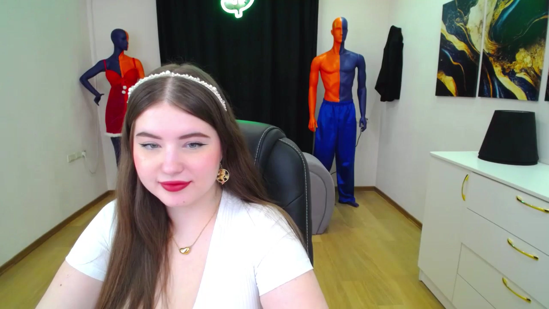Gallery image thumbnail from AdmireMyEyes's myfreecams stream on, 02/08/2025, 19:05 image 14 of 20