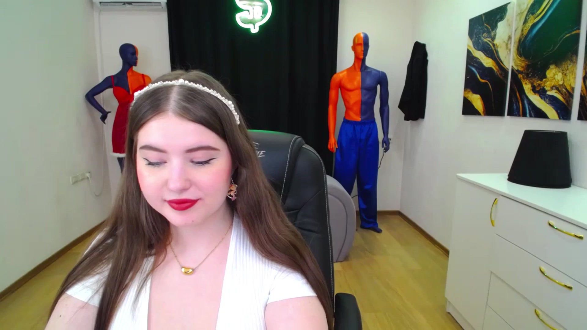 Gallery image thumbnail from AdmireMyEyes's myfreecams stream on, 02/08/2025, 21:24 image 13 of 20
