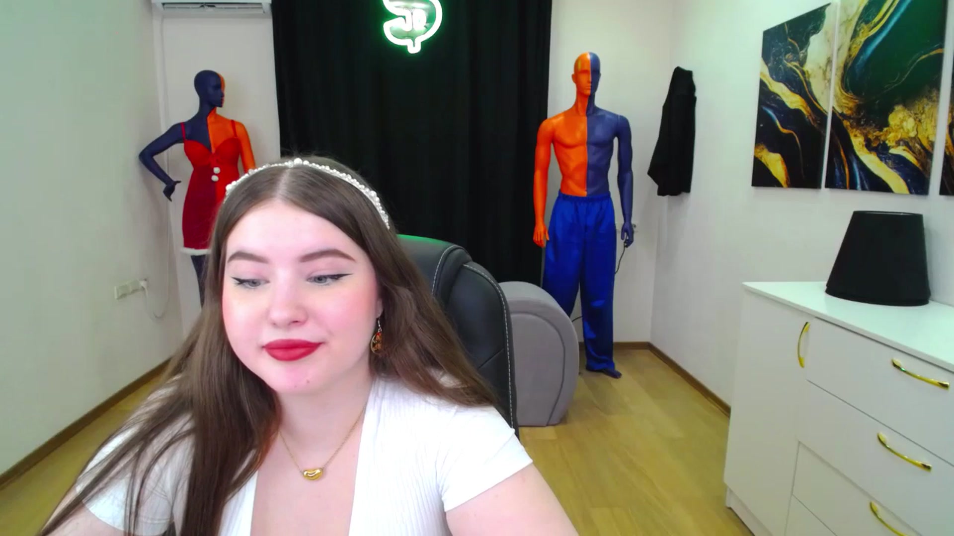 Gallery image thumbnail from AdmireMyEyes's myfreecams stream on, 02/08/2025, 21:24 image 14 of 20