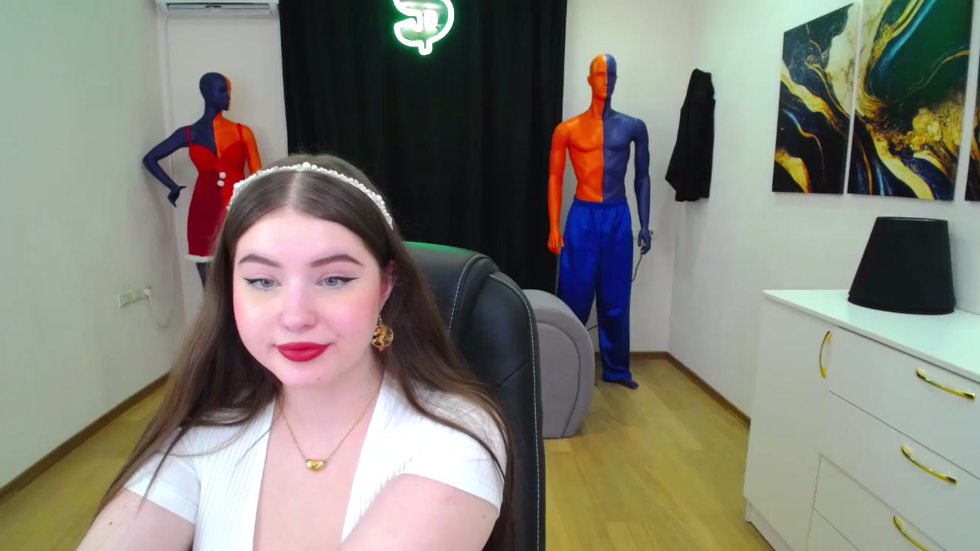 Gallery image thumbnail from AdmireMyEyes's myfreecams stream on, 02/08/2025, 21:24 image 15 of 20