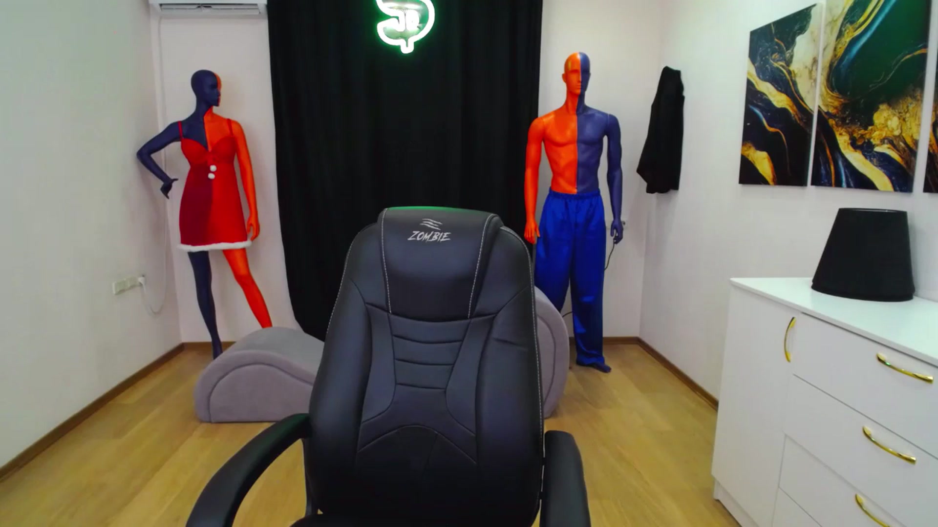 Gallery image thumbnail from AdmireMyEyes's myfreecams stream on, 02/08/2025, 21:24 image 16 of 20