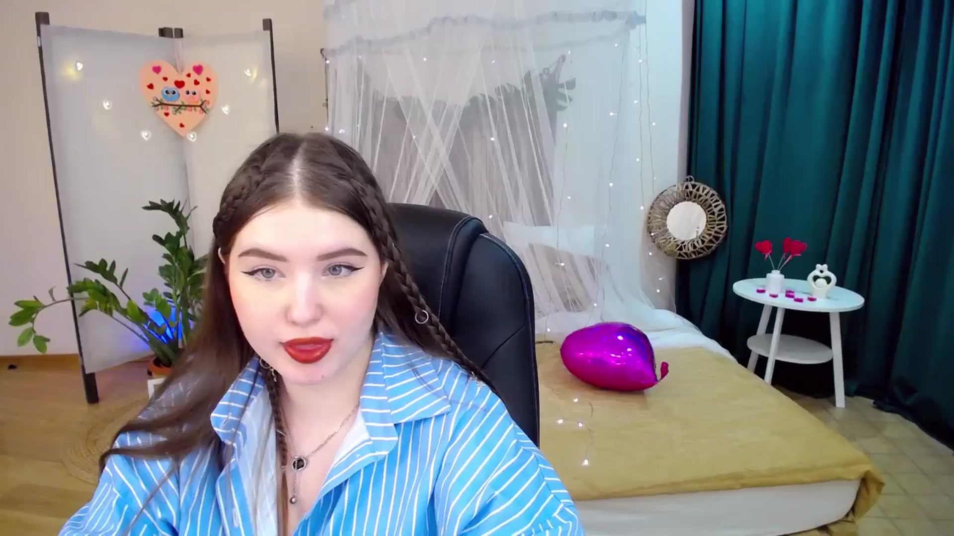 Gallery image thumbnail from AdmireMyEyes's myfreecams stream on, 02/13/2025, 07:46 image 12 of 20